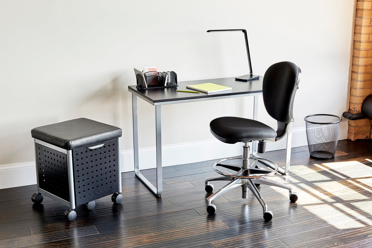 Vamp Led Desk Lamp Blk