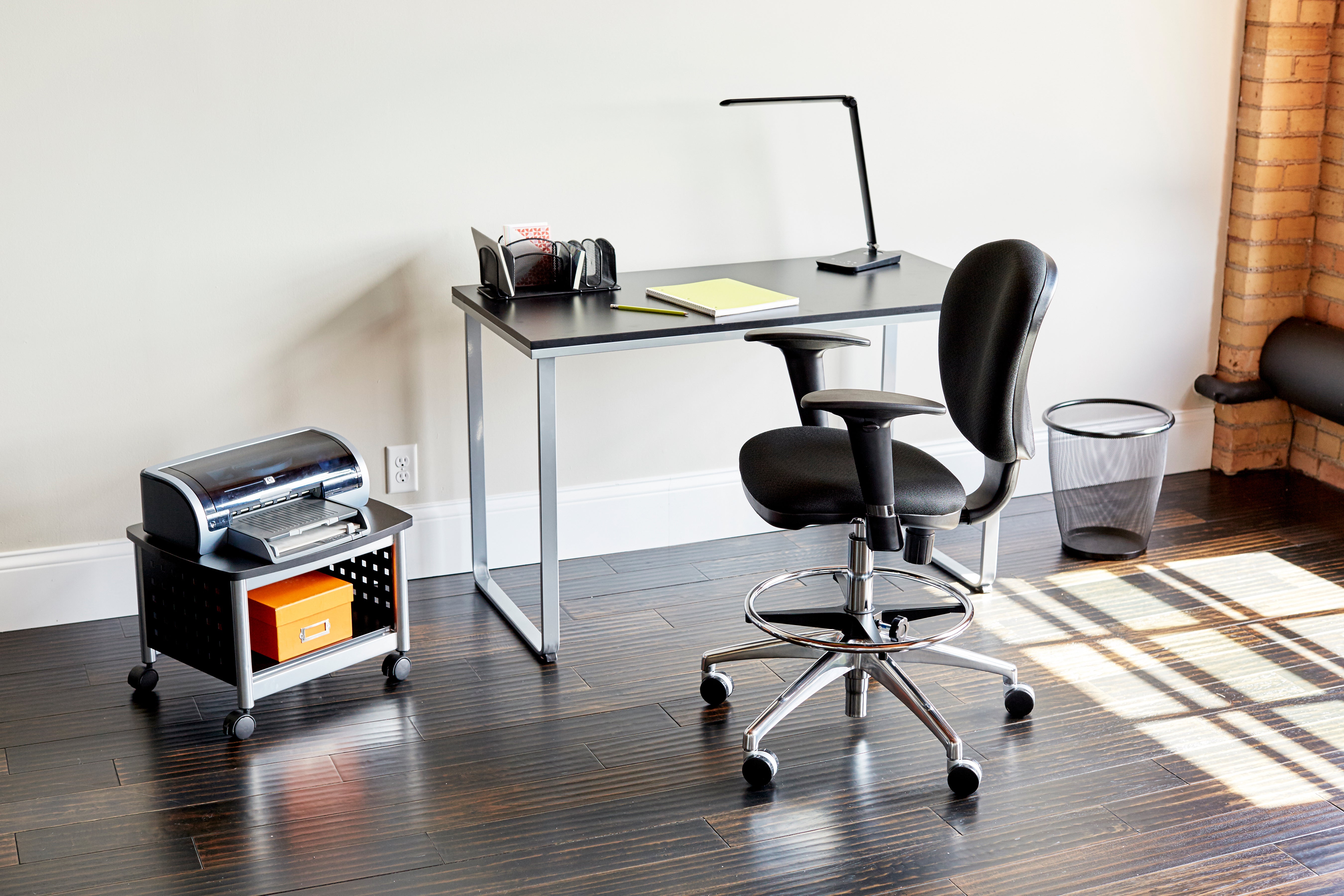 Stand Scoot Under Desk Prt Blk