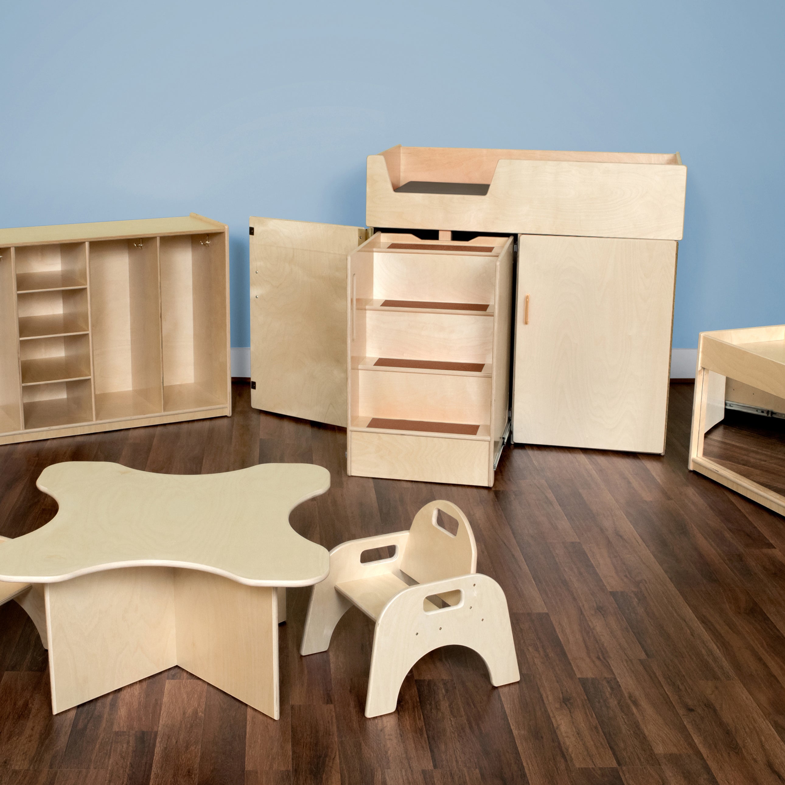 Deluxe Infant Care Center with Stairs with Brown Treads & Cushion