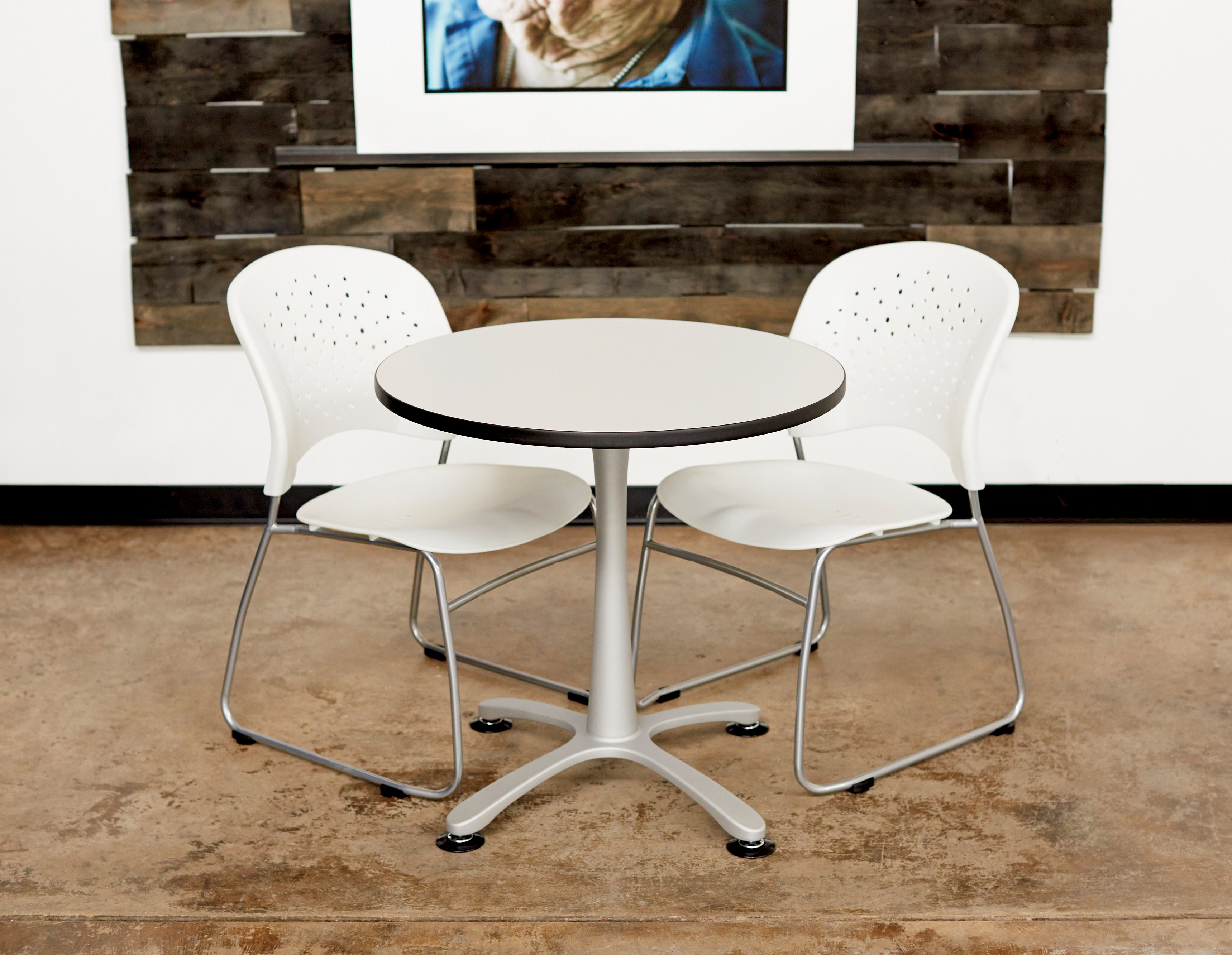 Reve Sled Chair Rd Back Lat 2E