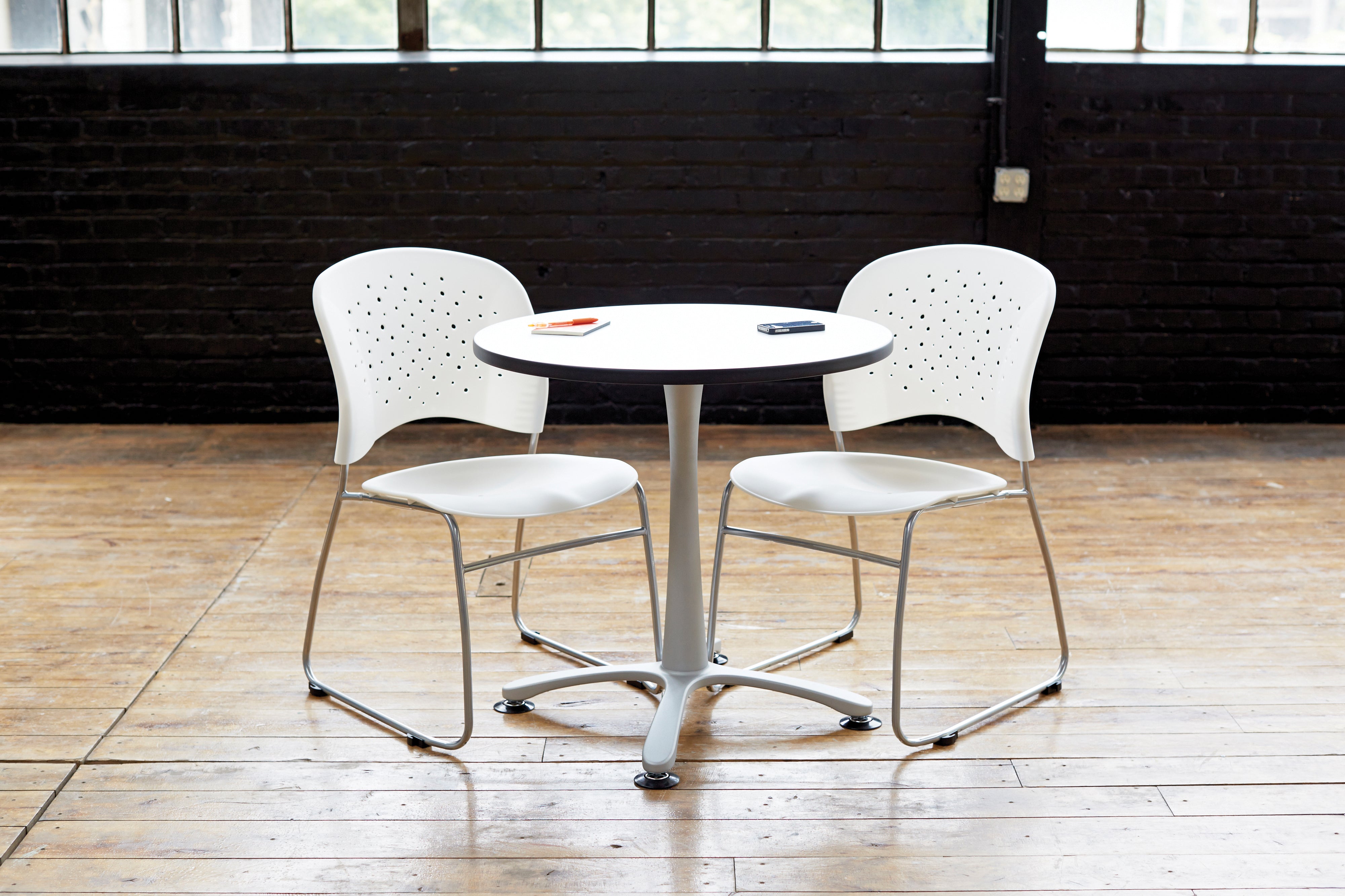 Reve Sled Chair Rd Back Lat 2E