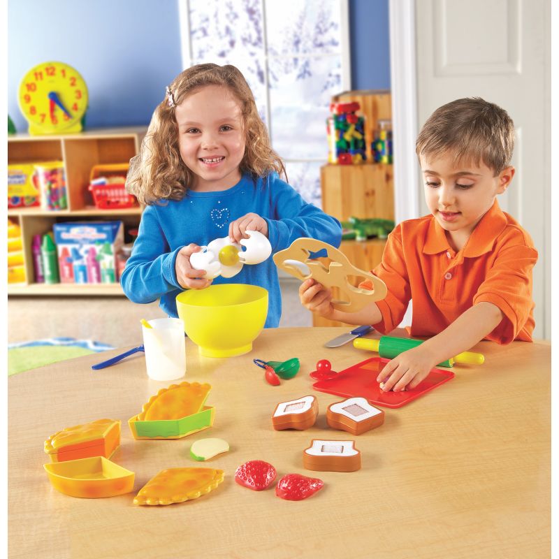 Pretend & Play® Bakery Set