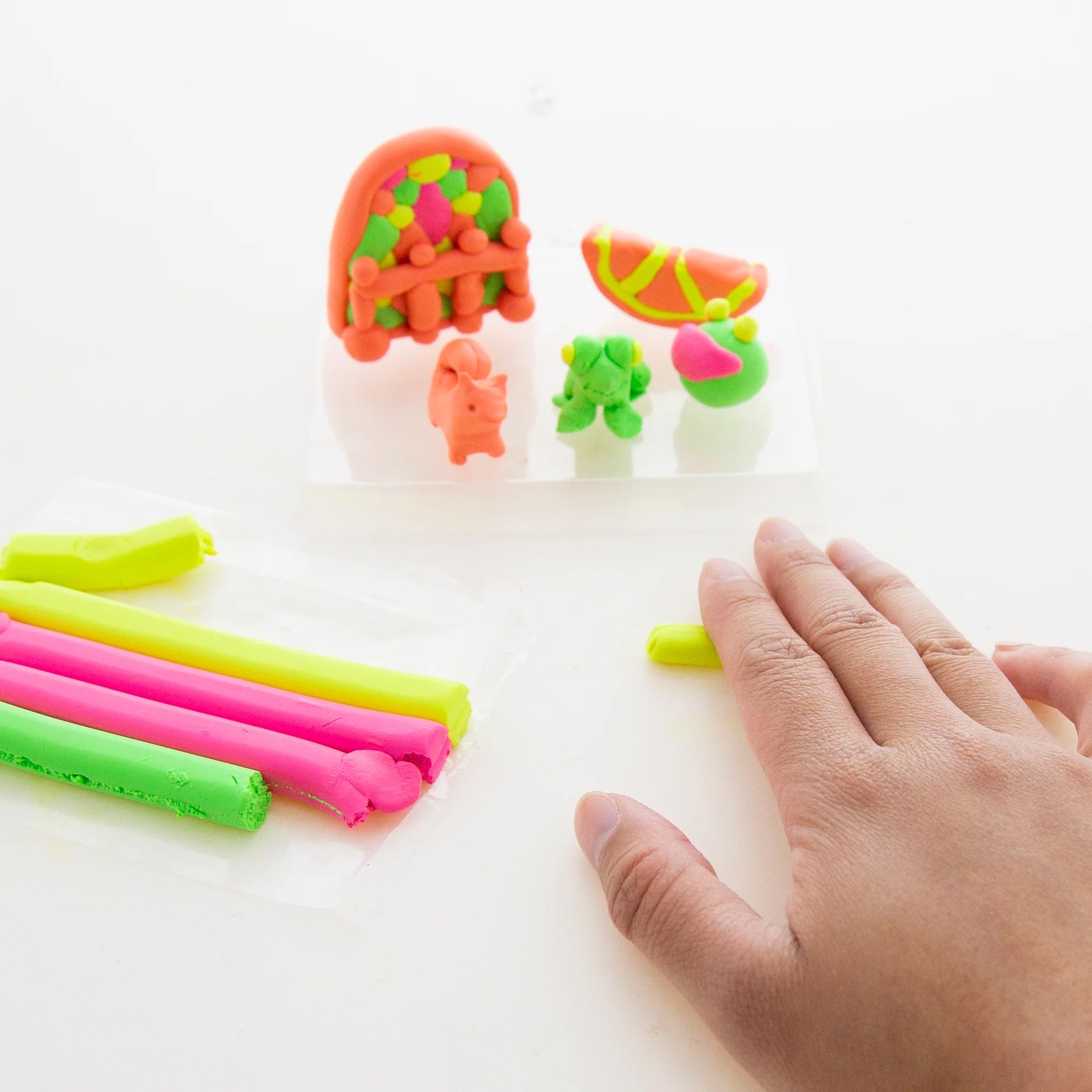 Modeling Clay Sticks, 4.8 oz (136g), 4 Fluorescent Colors