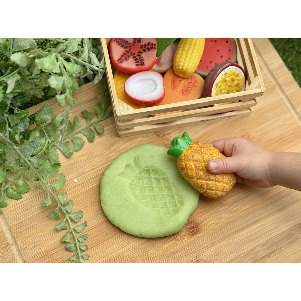 SENSORY PLAY STONES WORLD KITCHEN