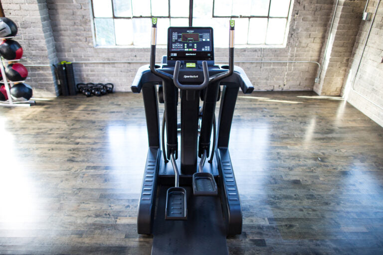 G886 - Verso Status Eco-Powr Cross Trainer