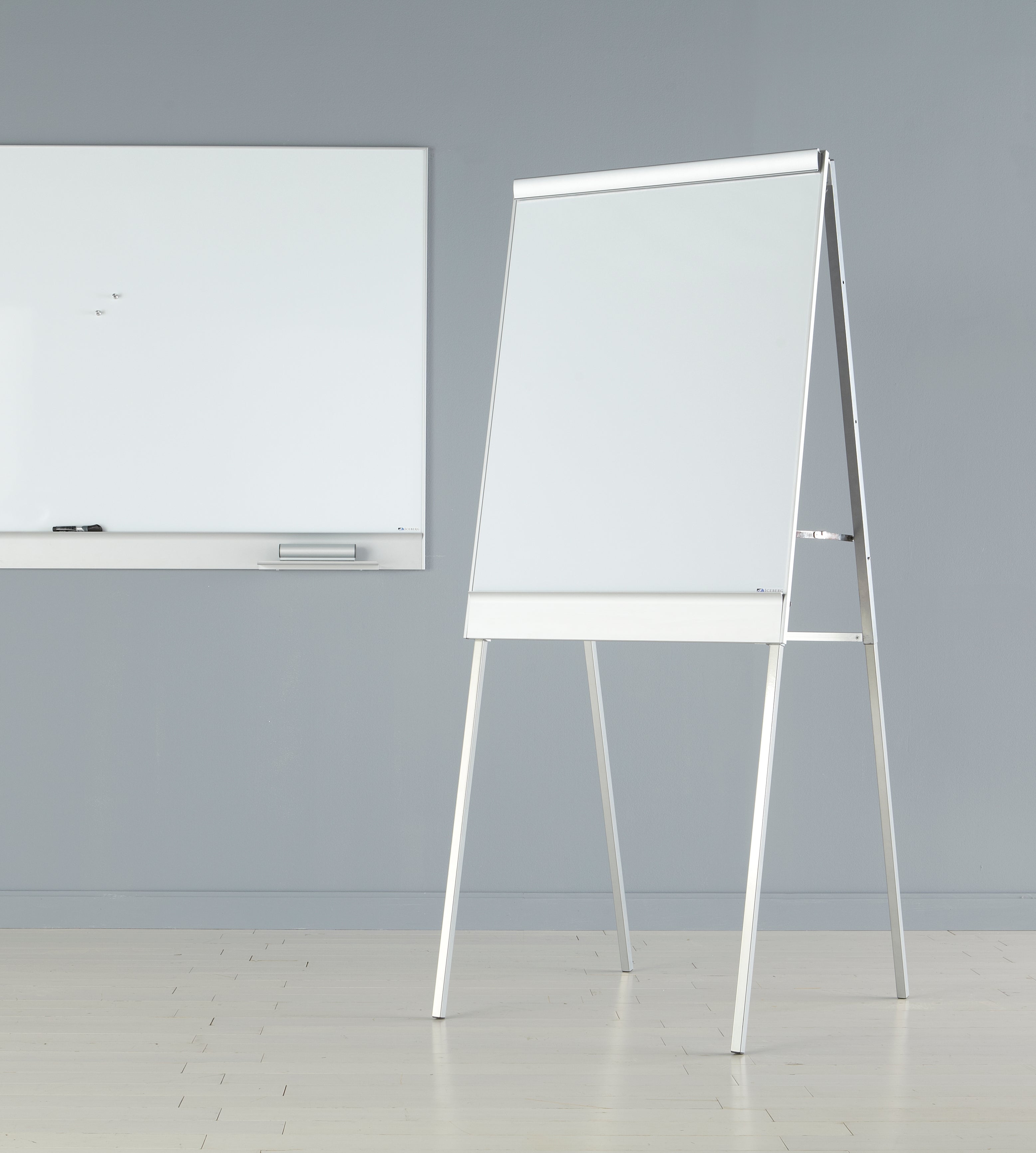 Polarity™ Height Adjustable Dry Erase Flipchart Easel