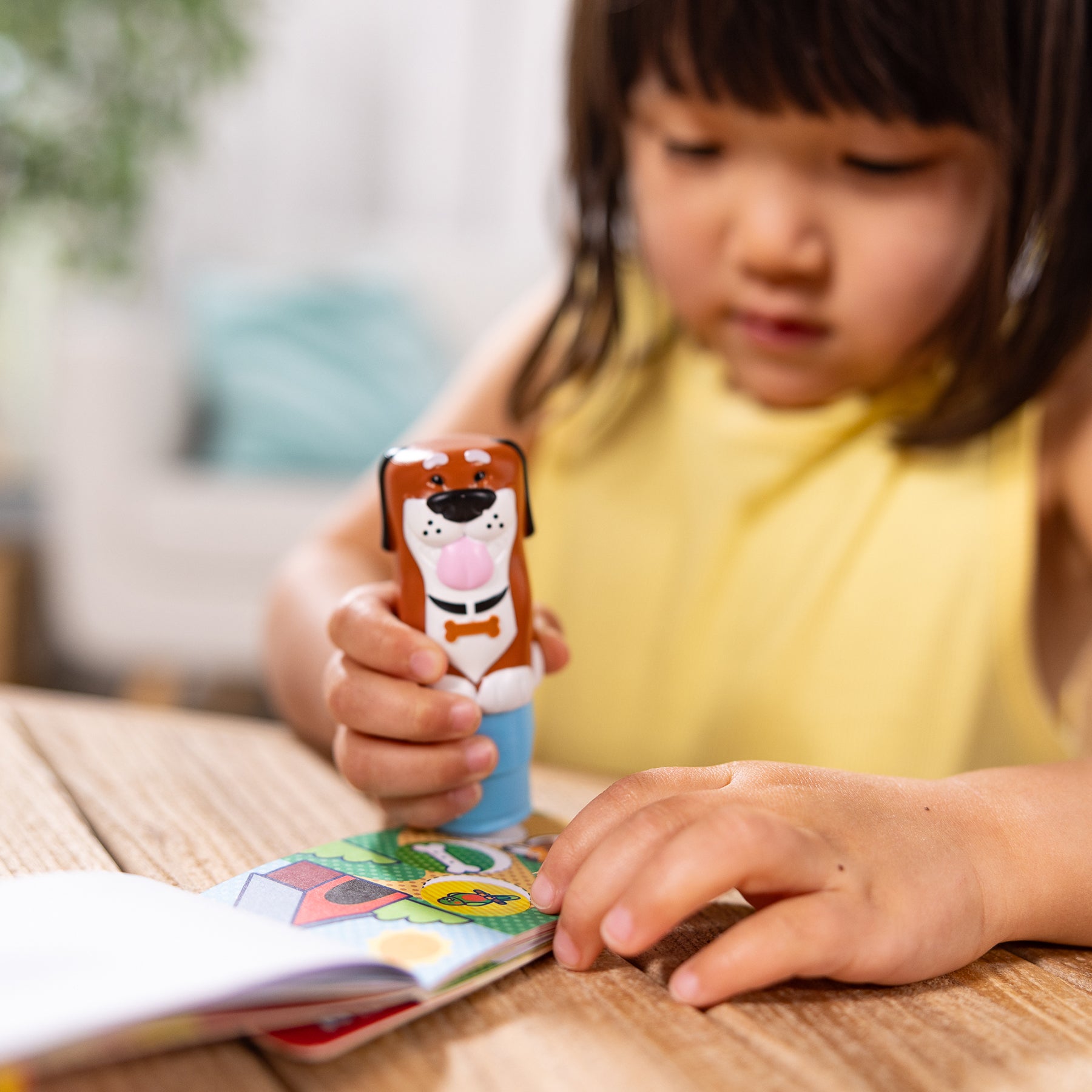 Sticker WOW! Mini Activity Pad with Refill Stickers - Pets