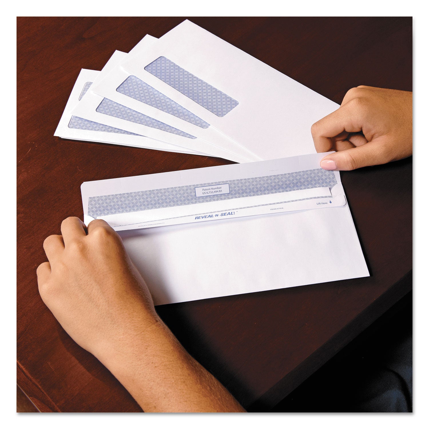Double Window - #9 - 3 7/8" Width x 8 7/8" Length - 24 lb - Self-sealing - White - 500 / Box