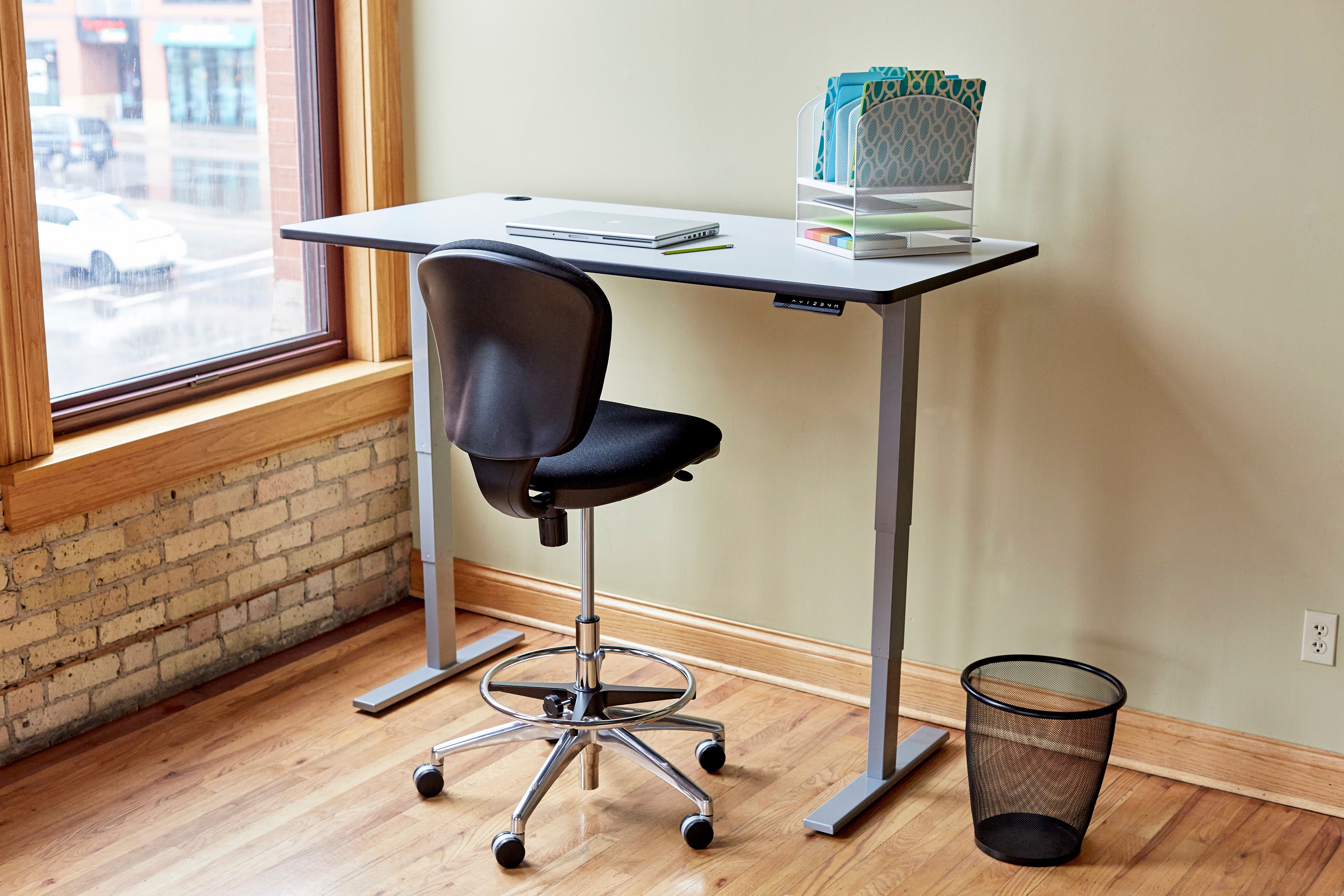 Onyx Desk 2 Horiz 6 Vertical