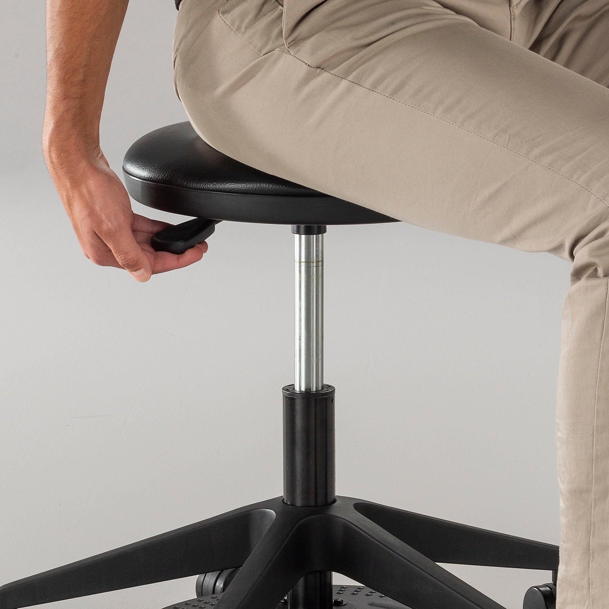Lab Stool Lo Height