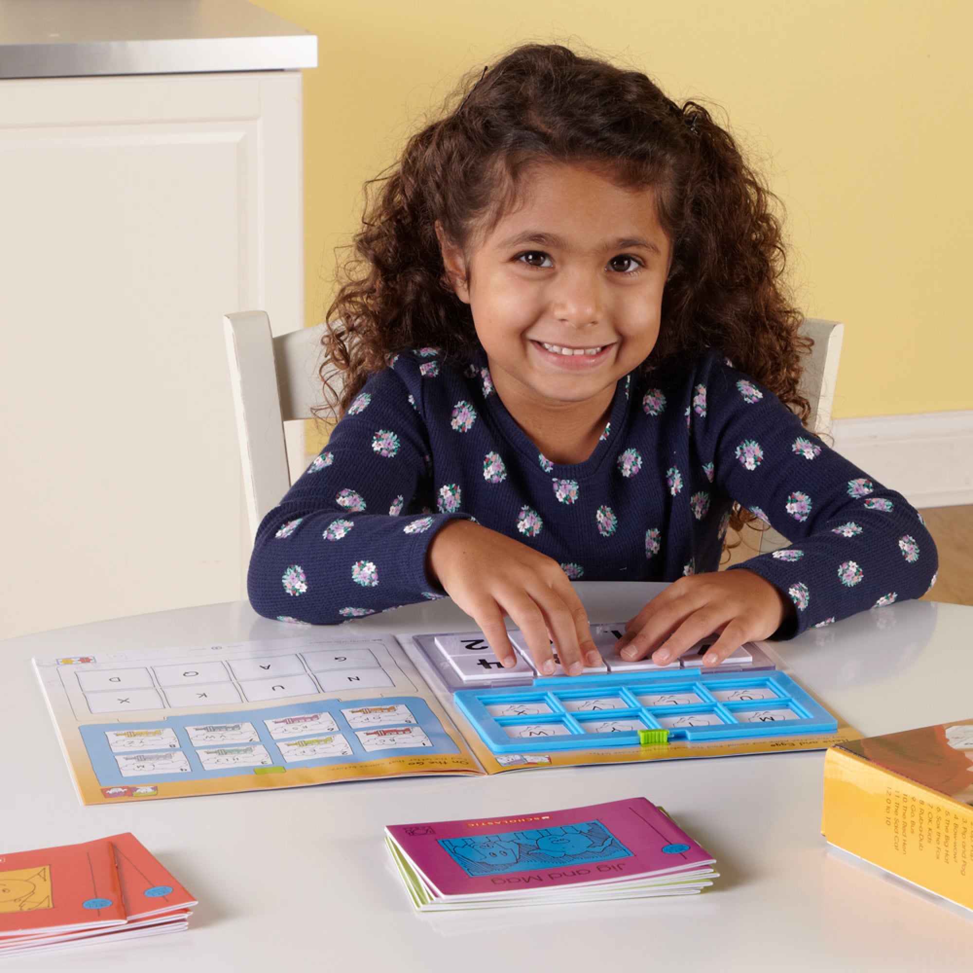 Learn to Read With Bob Books® and VersaTiles® Advancing Beginners Set