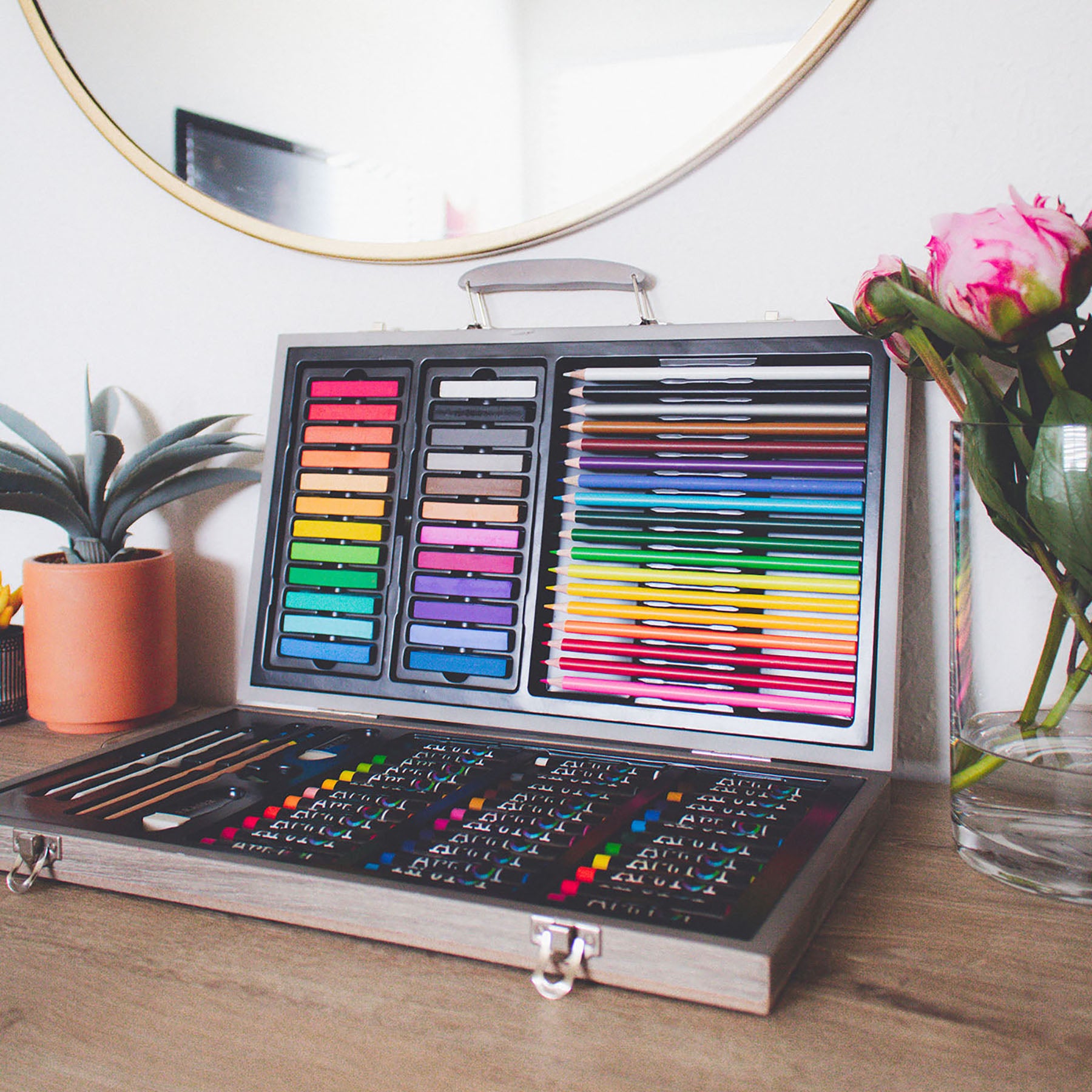 Drawing, Sketching & Doodle Wood 111-Piece Art Set