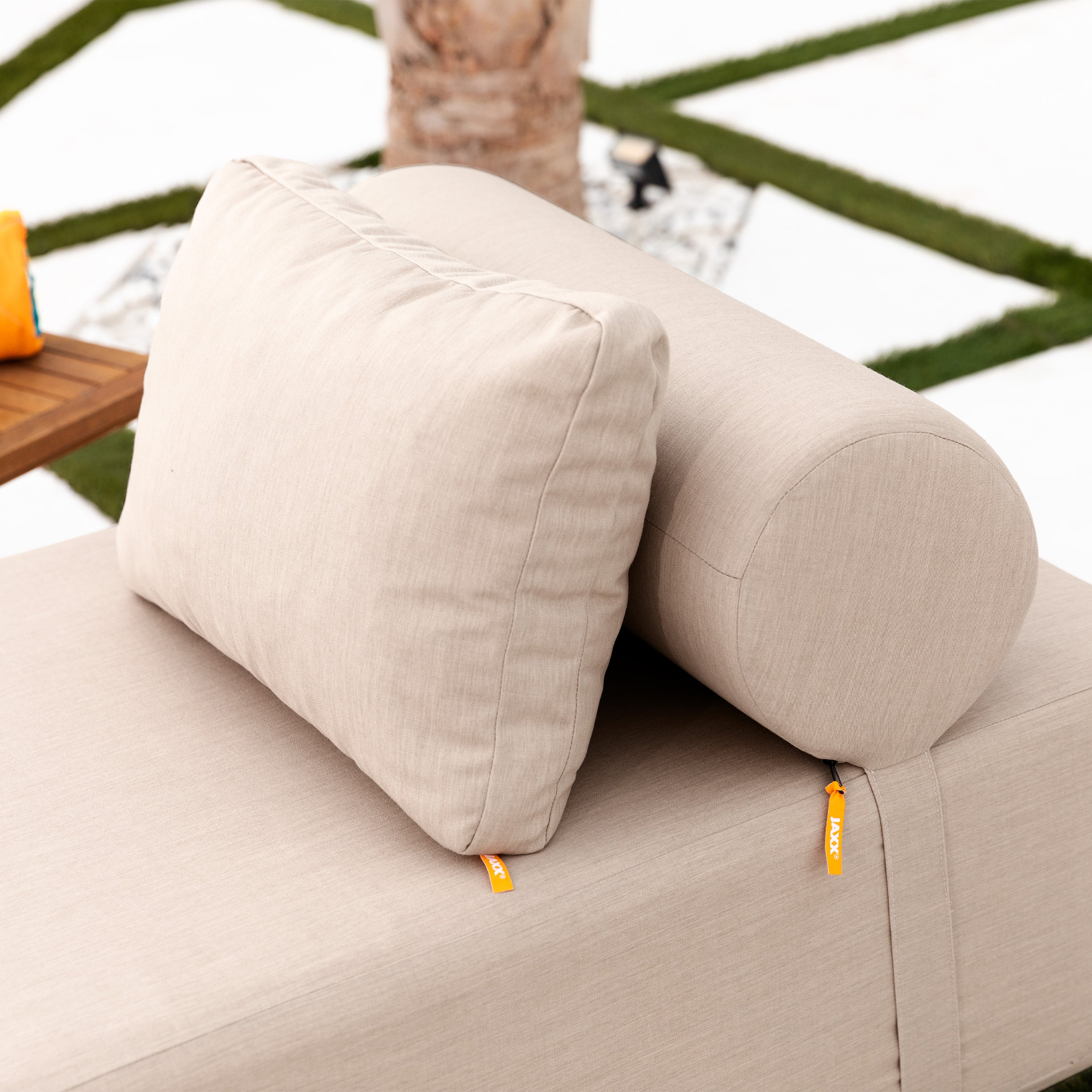 Jaxx Alvy Outdoor Sun Lounger – Luxurious Sunbed with Hevea Wood Feet, Sunbrella Flax