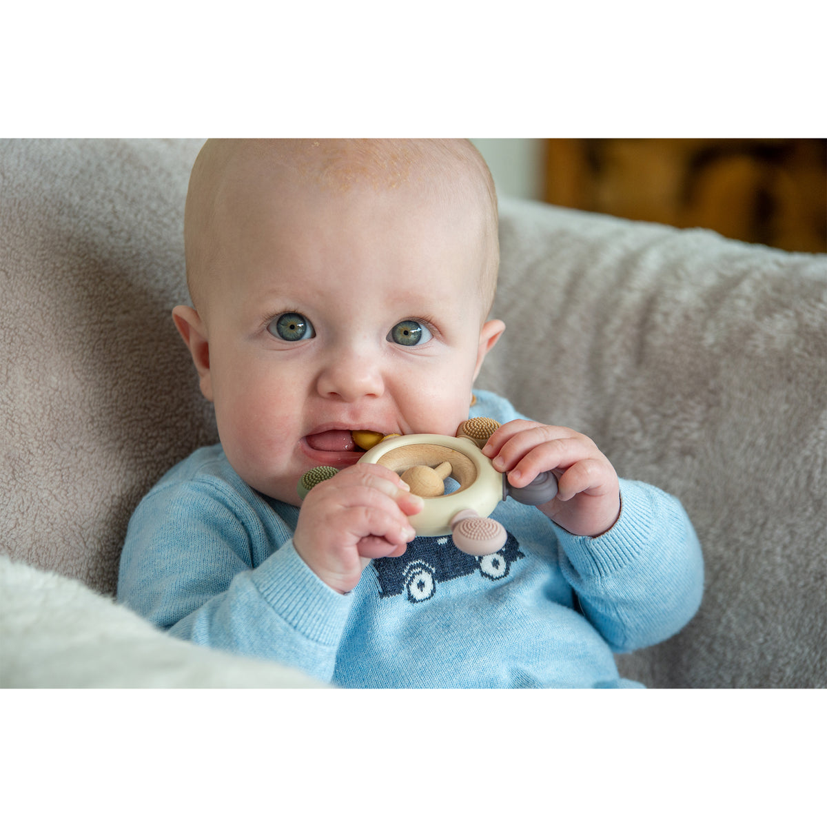 SILISOFT RATTLE TEETHER EARTH