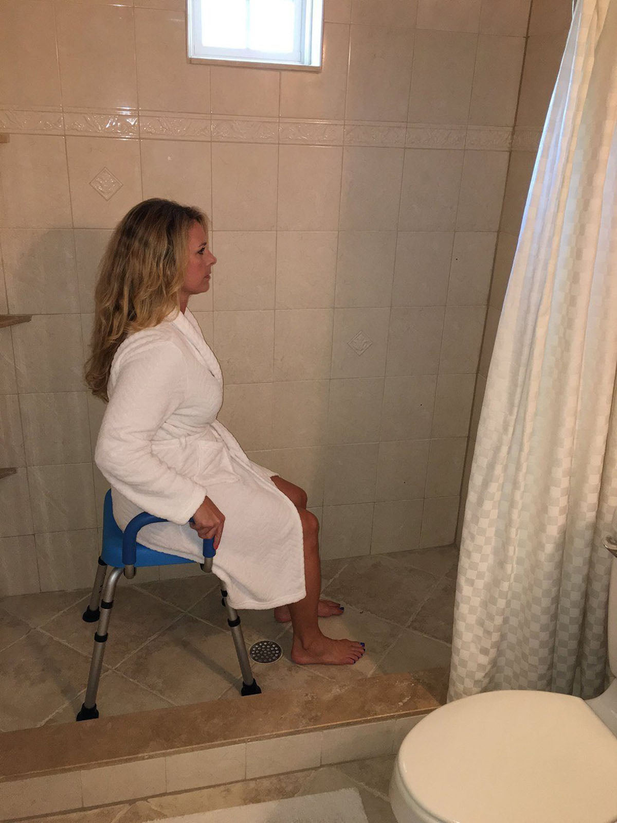 Independence Deluxe Bath Chair, Padded Arms