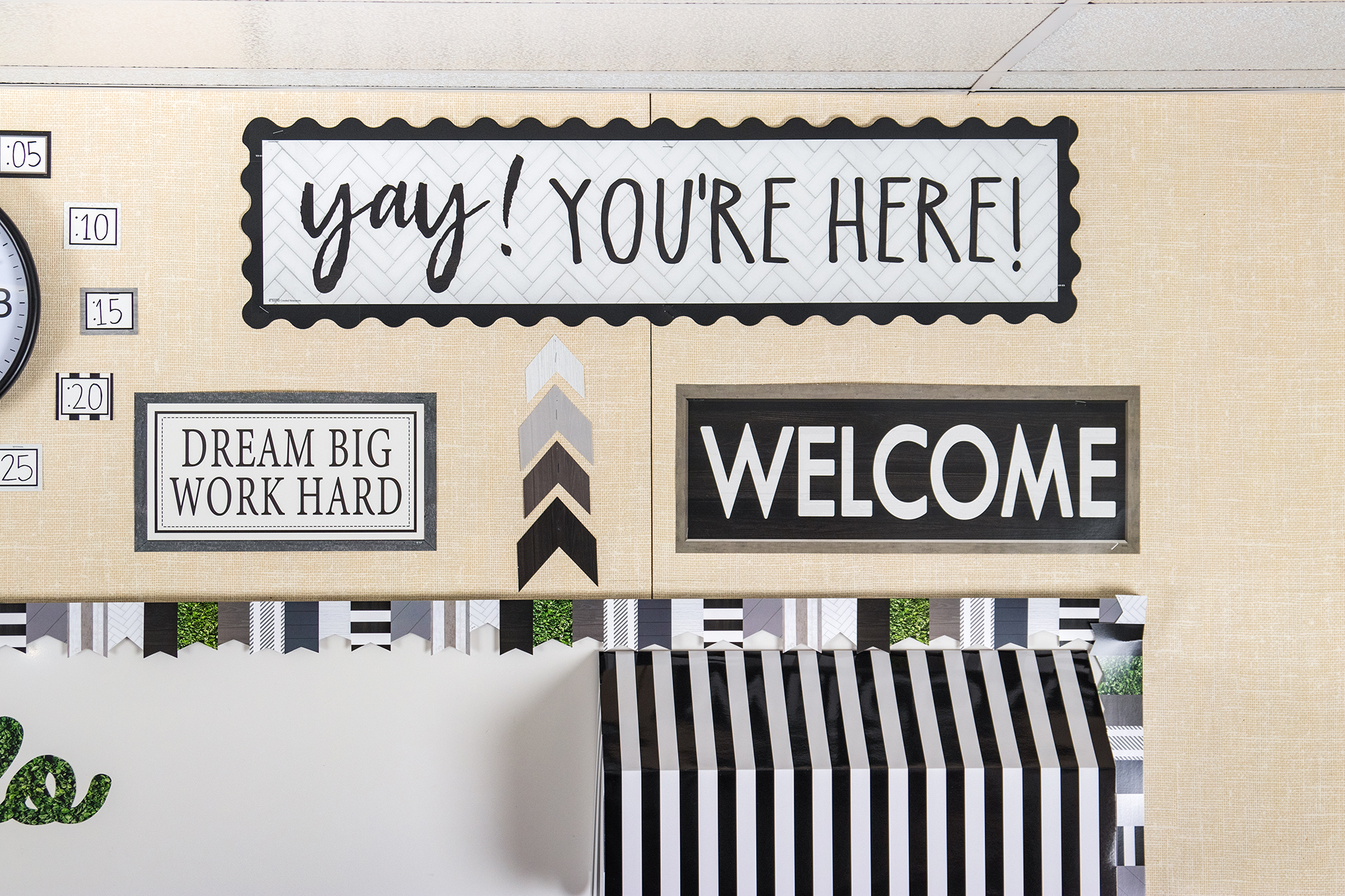 Black Scalloped Border Trim