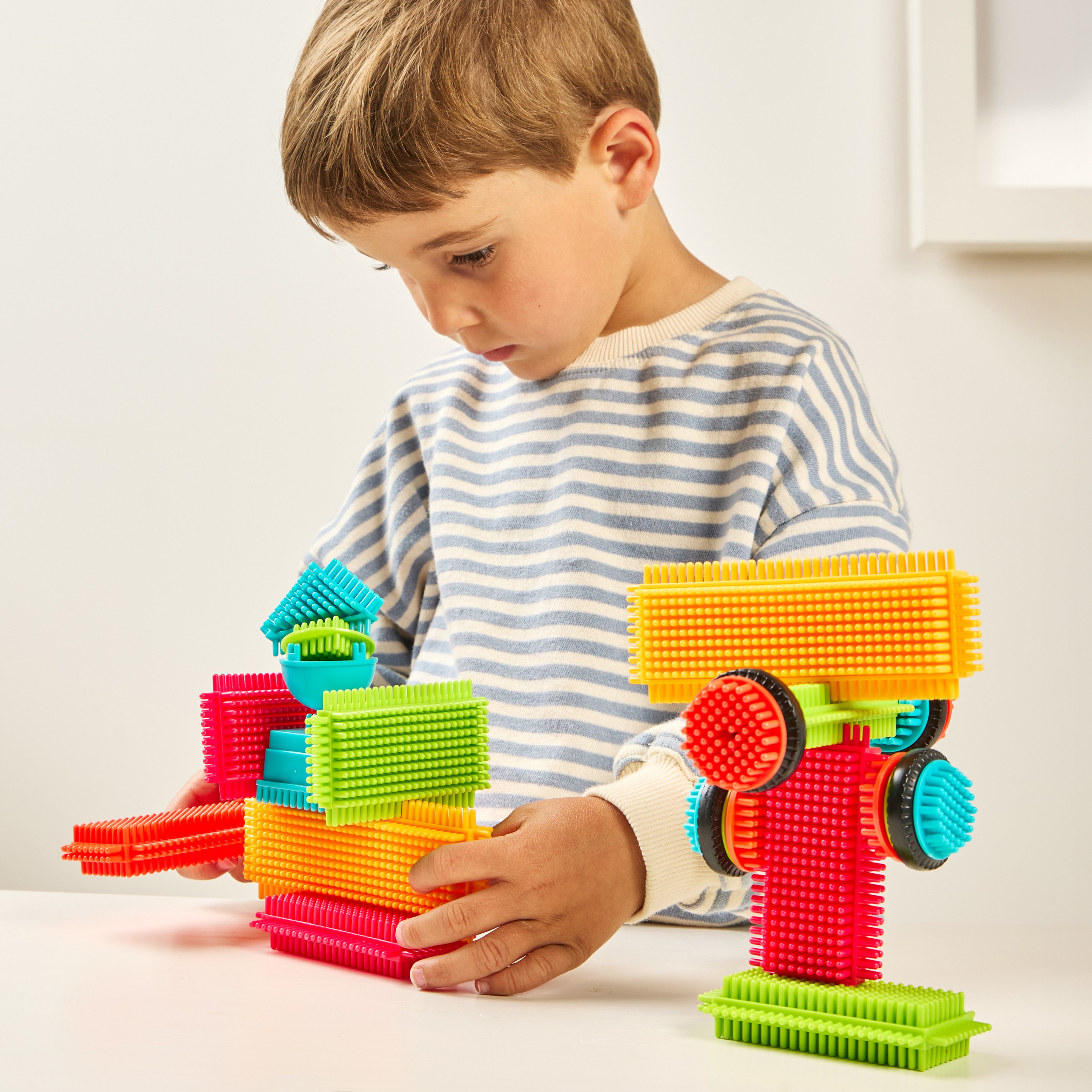 Pegy Bricks: All On Board
