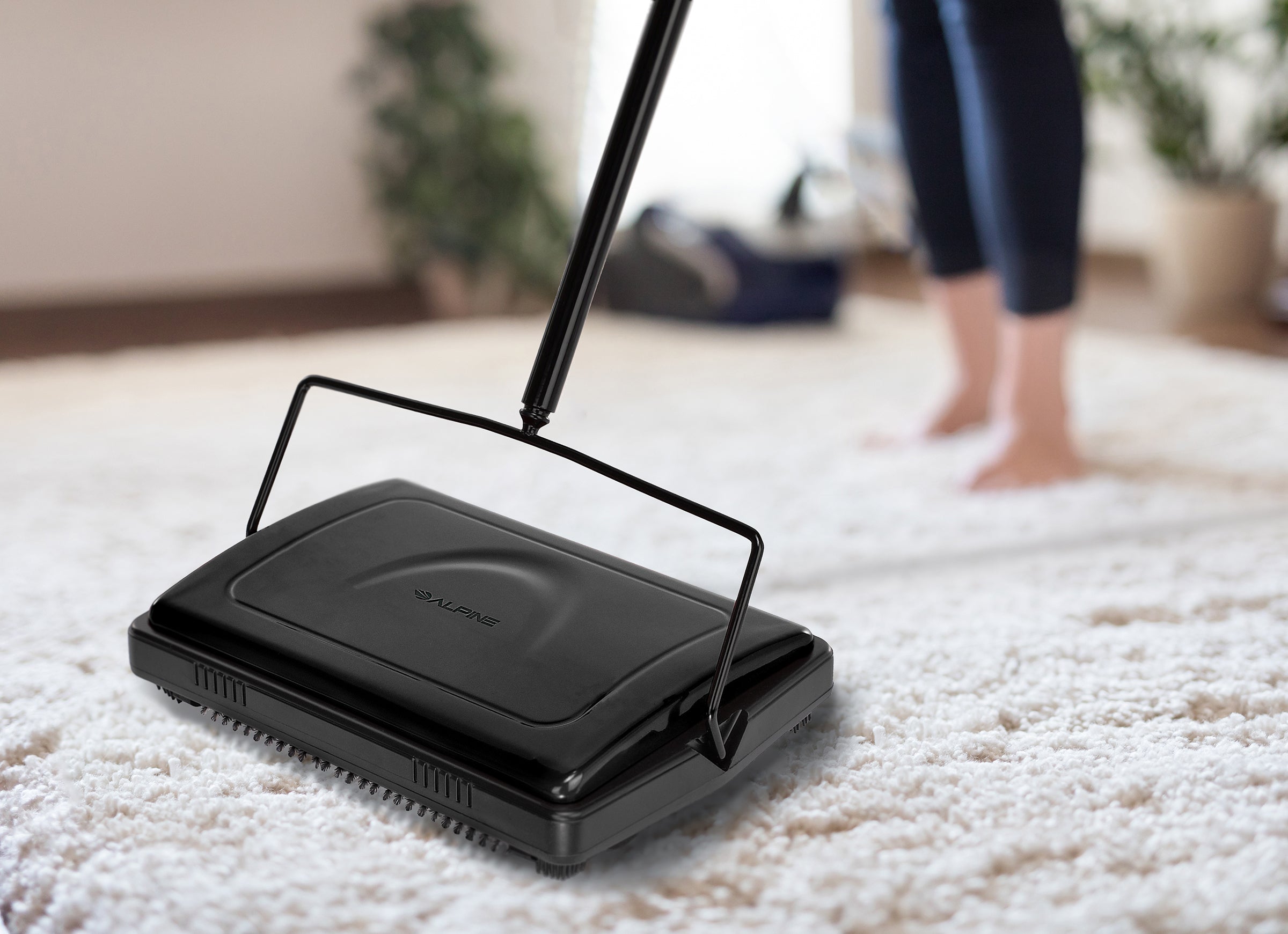 Alpine Industries Triple Brush Floor and Carpet Sweeper, Black
