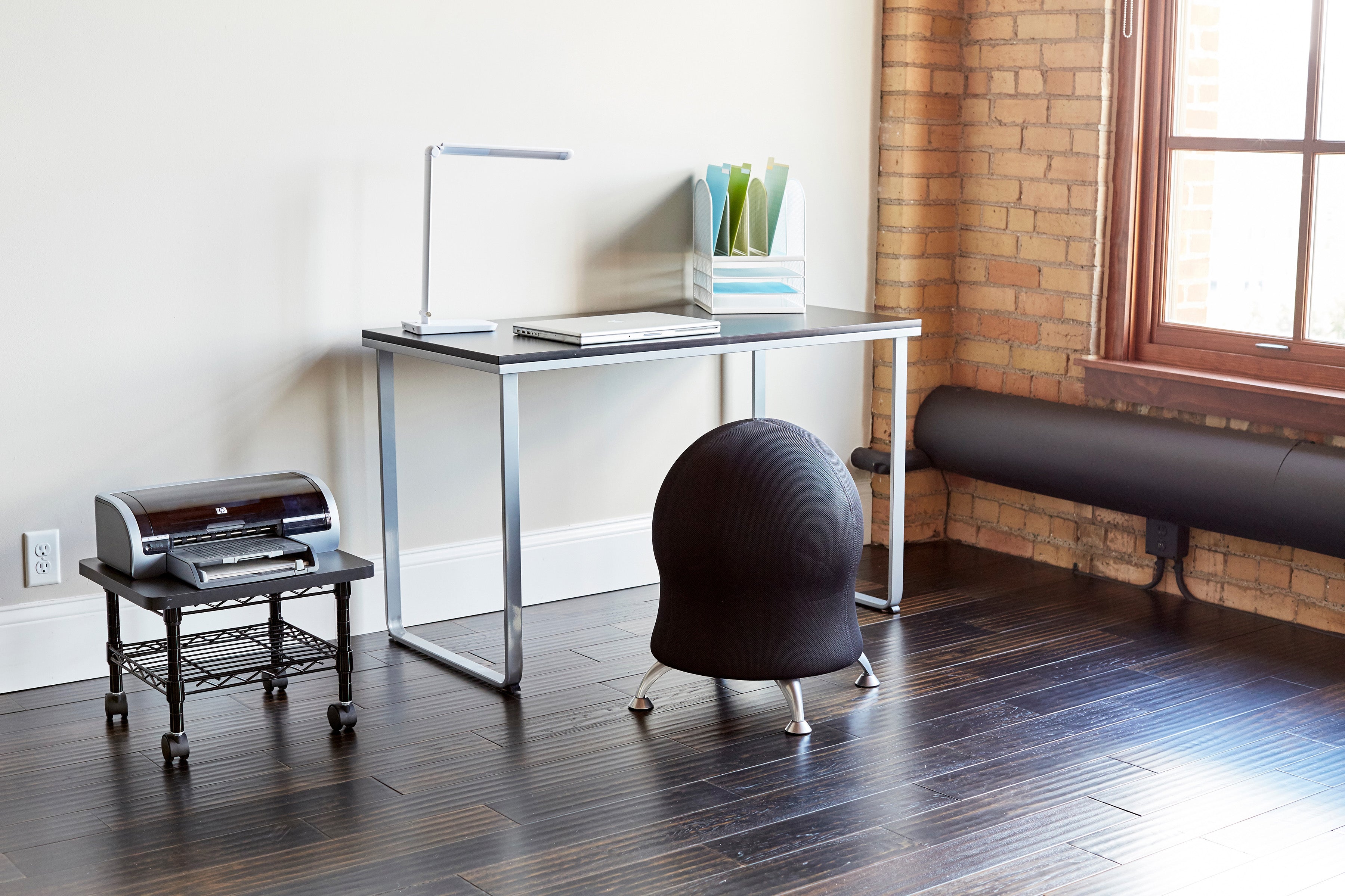 Stand Machine Under Desk Blk