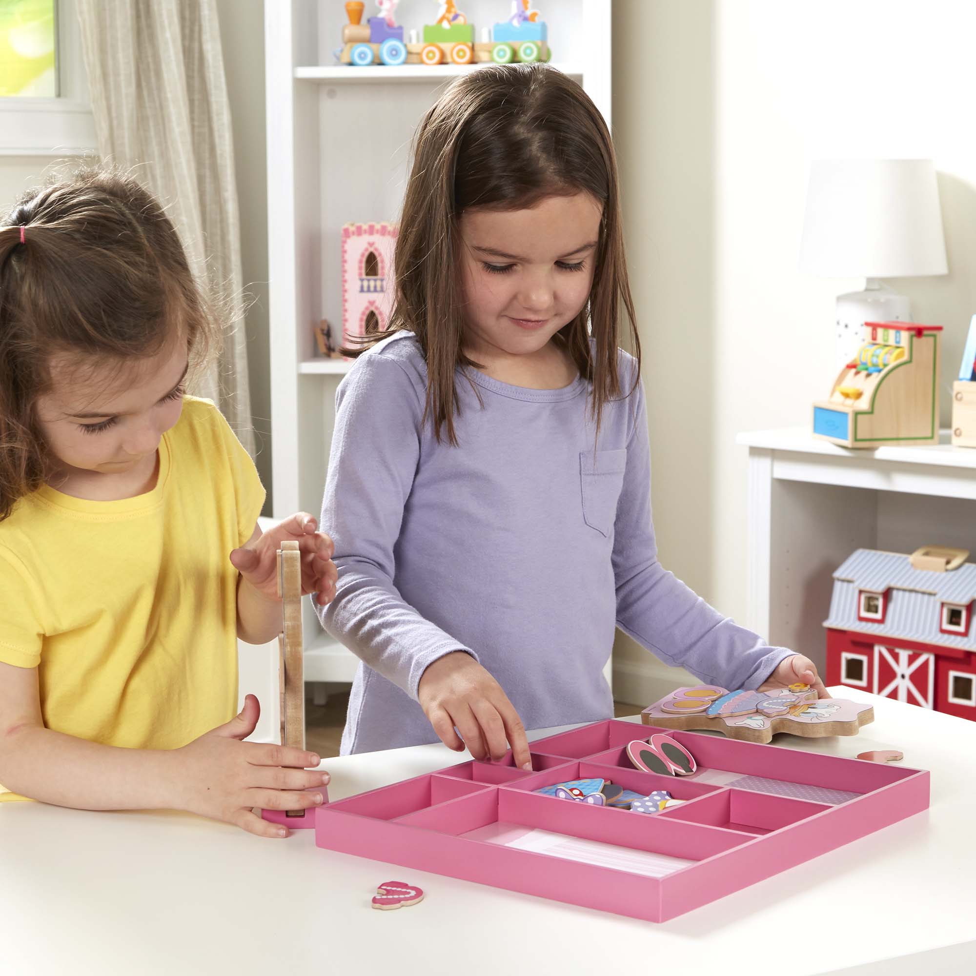 Disney Minnie & Daisy Deluxe Wooden Magnetic Dress-Up Play Set