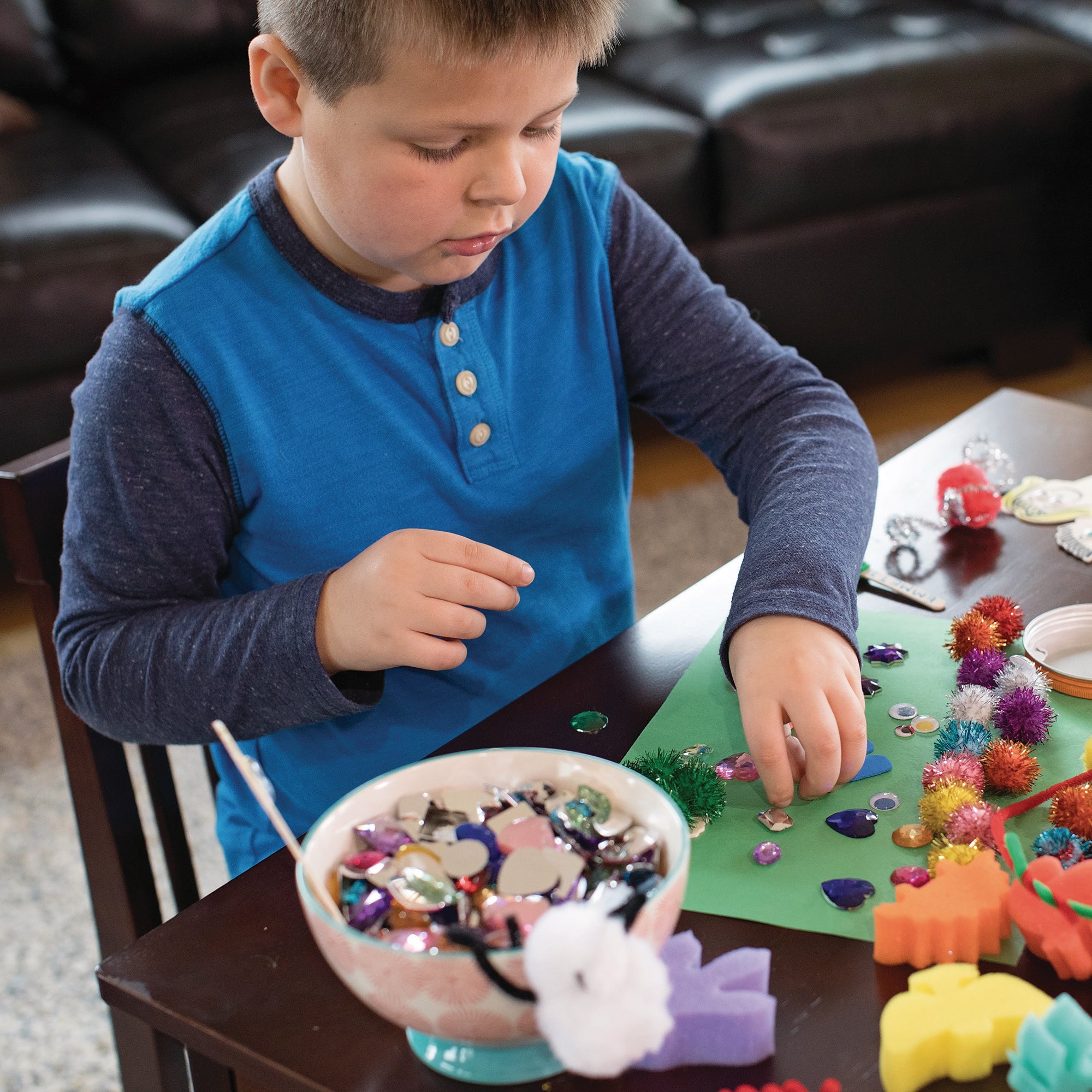 Wiggle Eyes Storage Stacker, Black, Round & Oval Shapes, Assorted Sizes, 560 Pieces