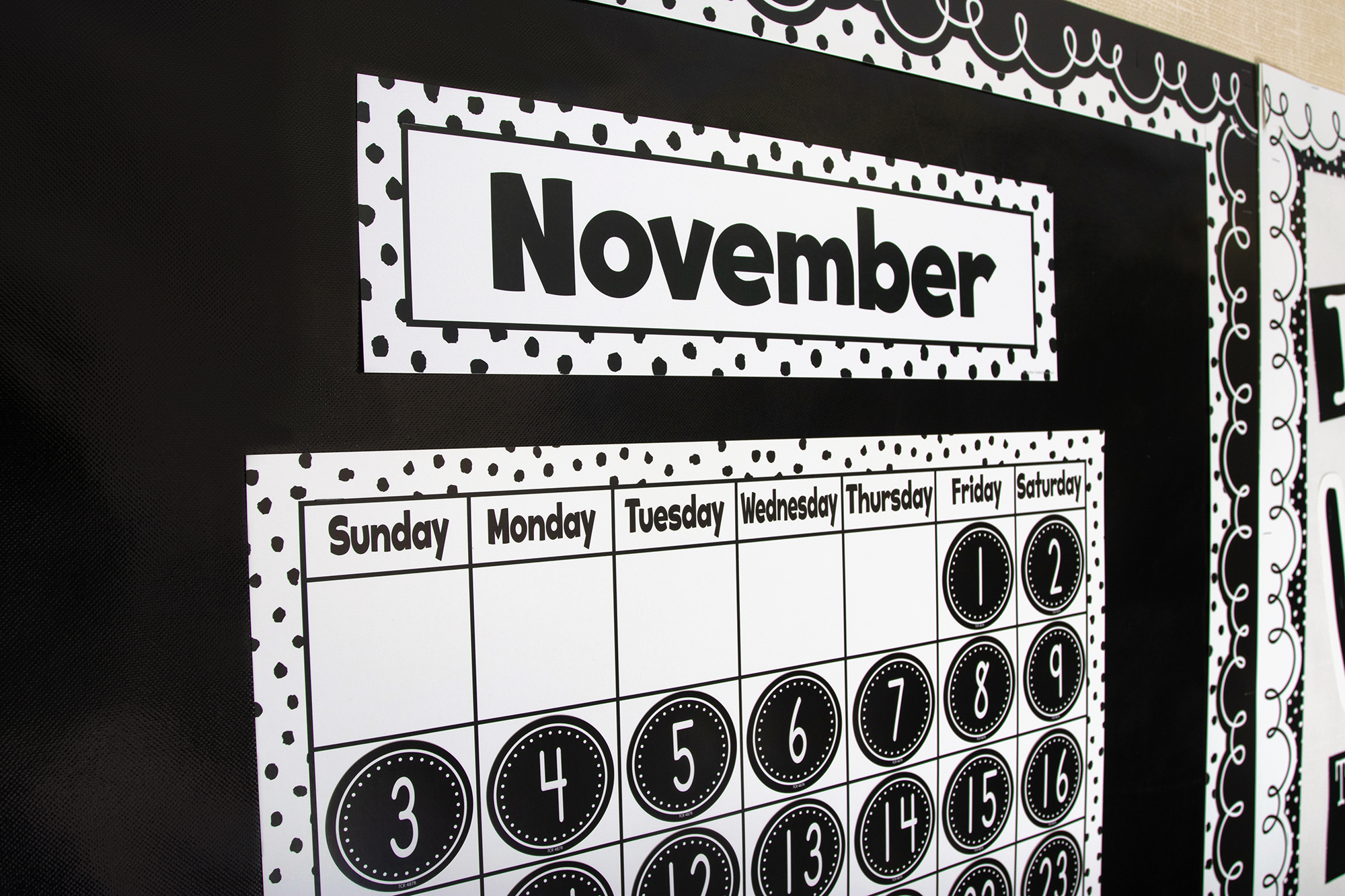 Black & White Crazy Circles Calendar Days