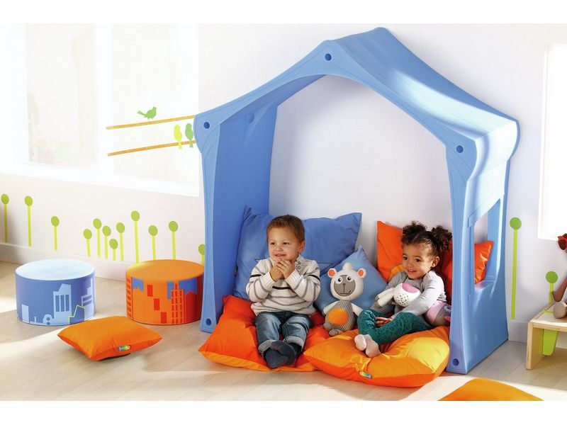 Interior Tio’La Cabin - Blue, 19.7"L x 48.4"W x 50"H