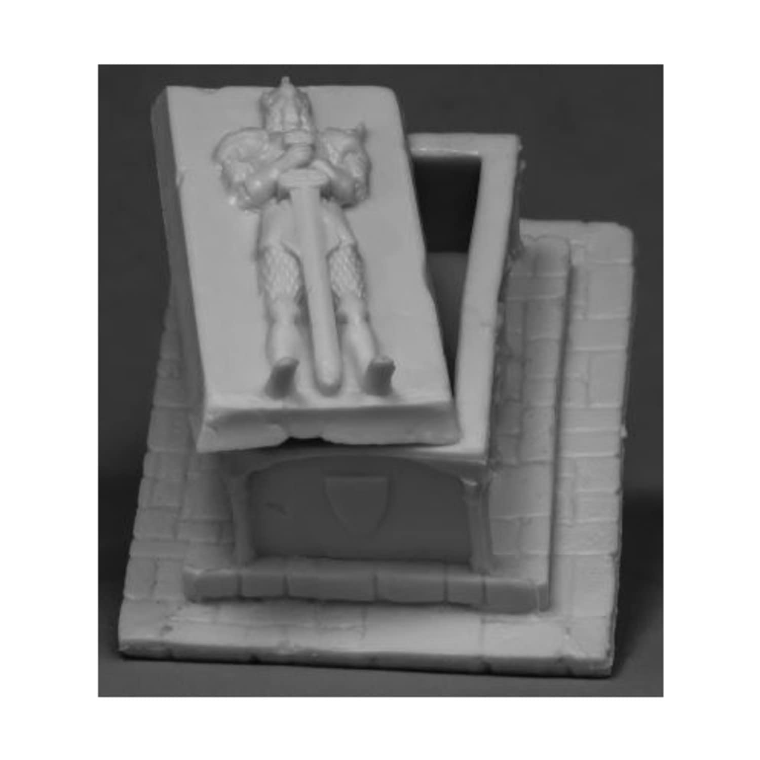 Bones: Reaper Miniatures Large Sarcophagus 77540 Bones Unpainted RPG D&D Figure