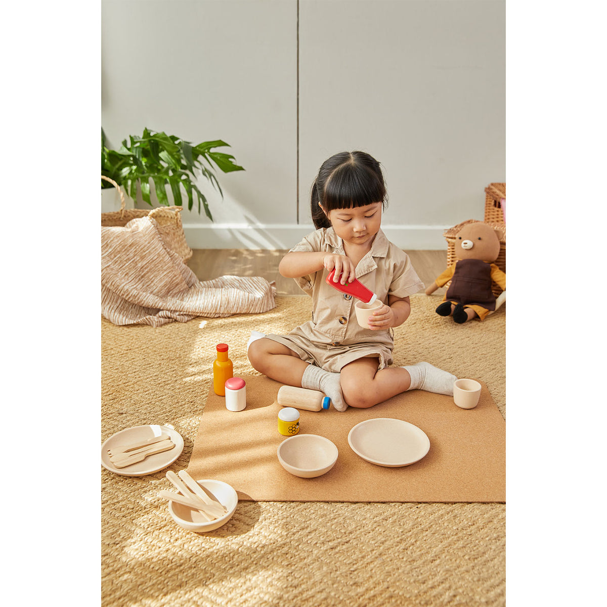 TABLEWARE SET