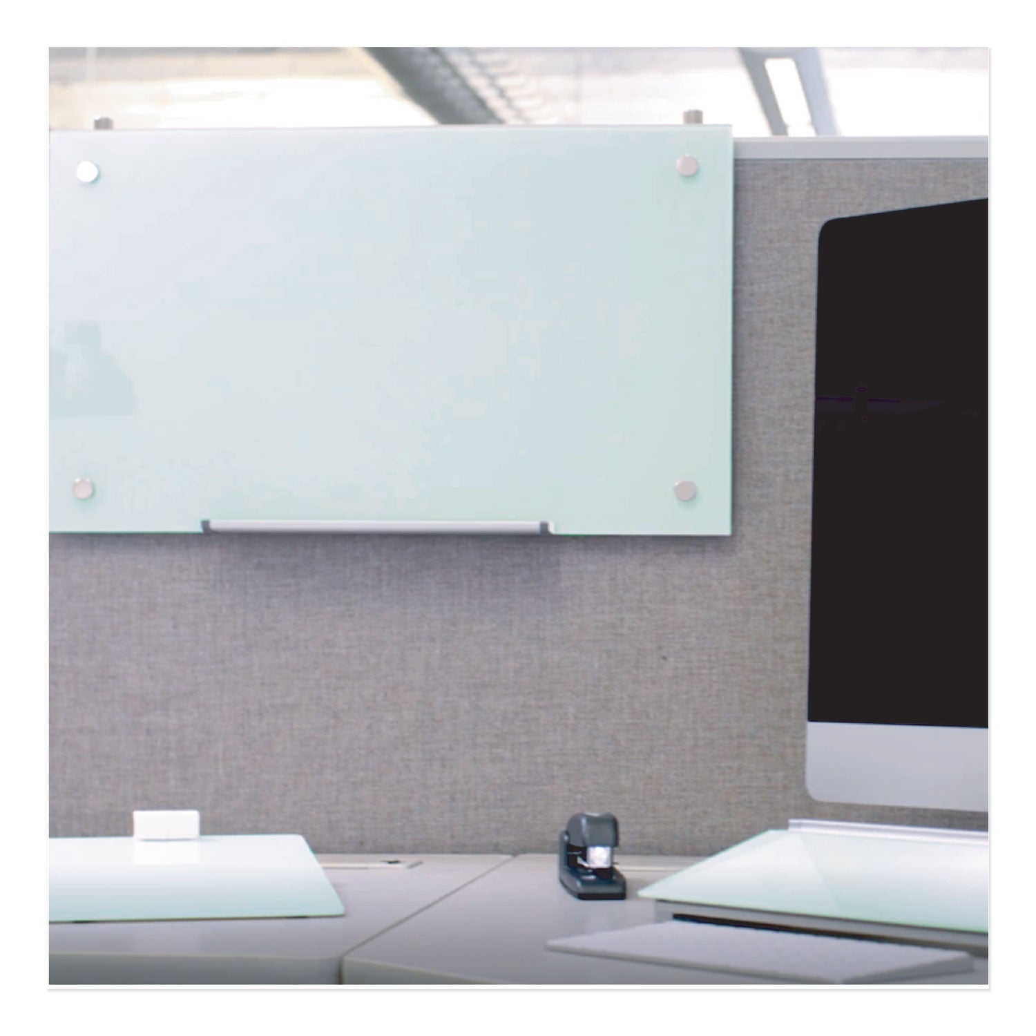 30" (2.5 ft) Width x 18" (1.5 ft) Height - White Tempered Glass Surface - Rectangle - Horizontal/Vertical - Magnetic - 1