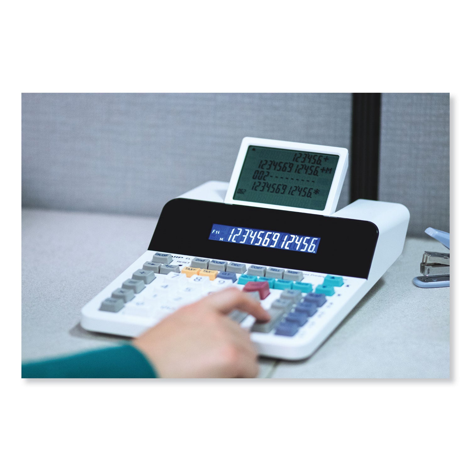 2.5 lps - Independent Memory, Sign Change, Backspace Key, Double Zero - 5 Line(s) - 12 Digits - LCD - AC/DC Supply Powered - 2.3" Height x 7.3" Width x 9.4" Depth - White - 1 Each