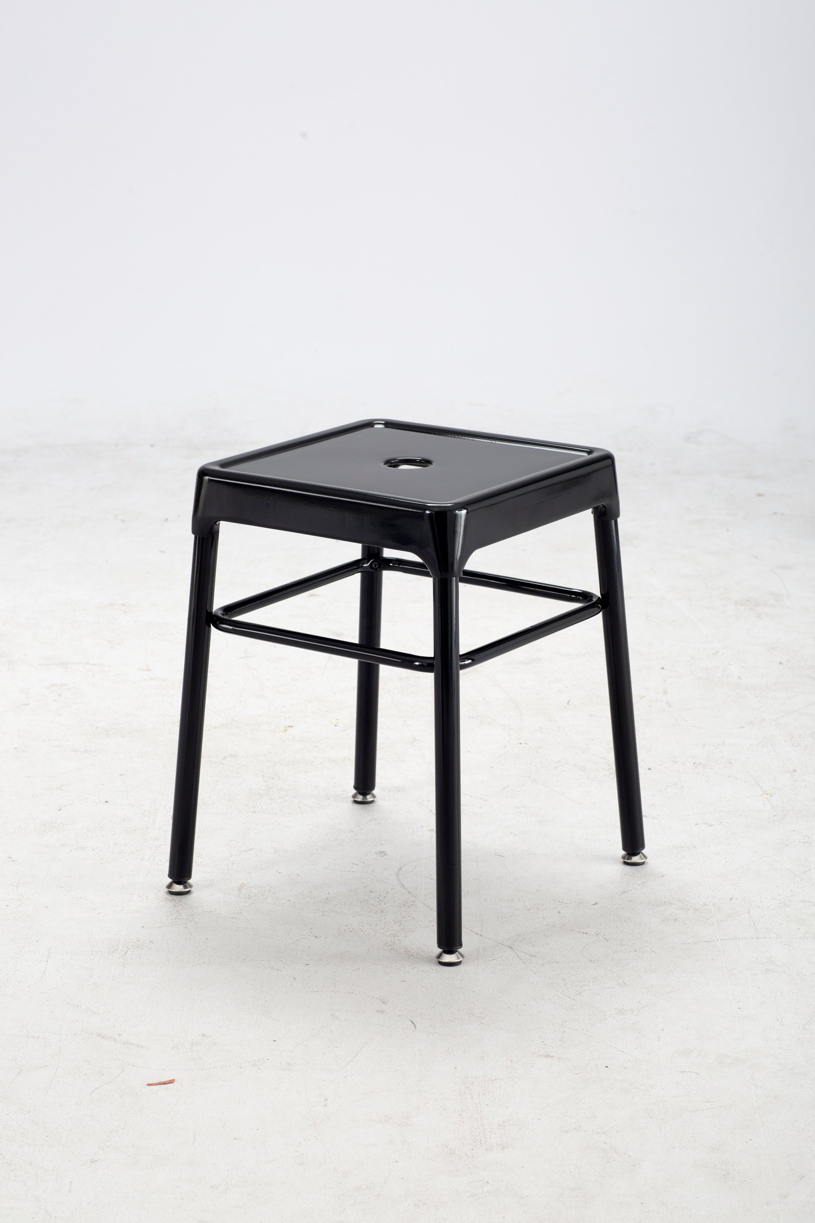 Stool Bl 18 In