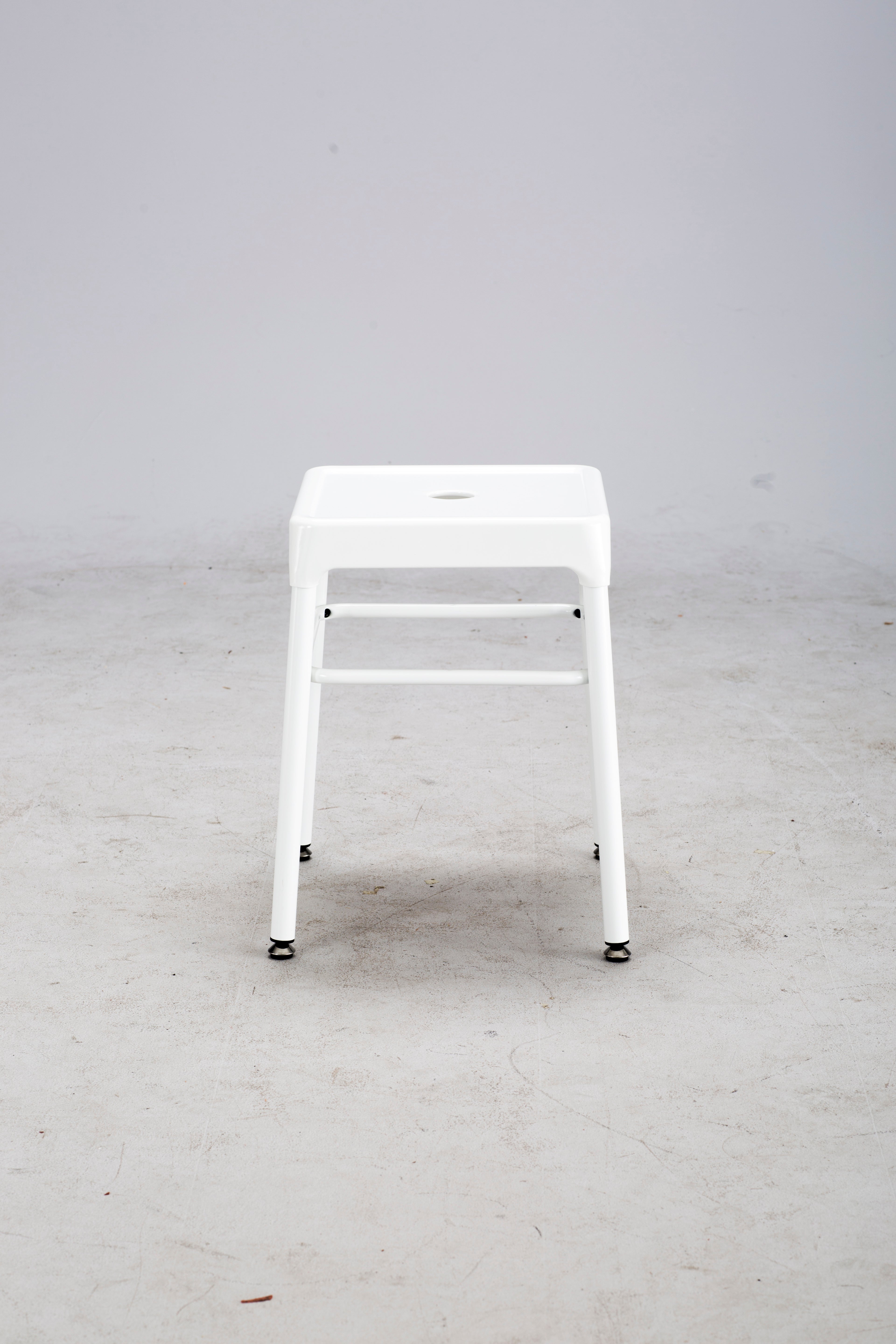 Stool Wh 18 In