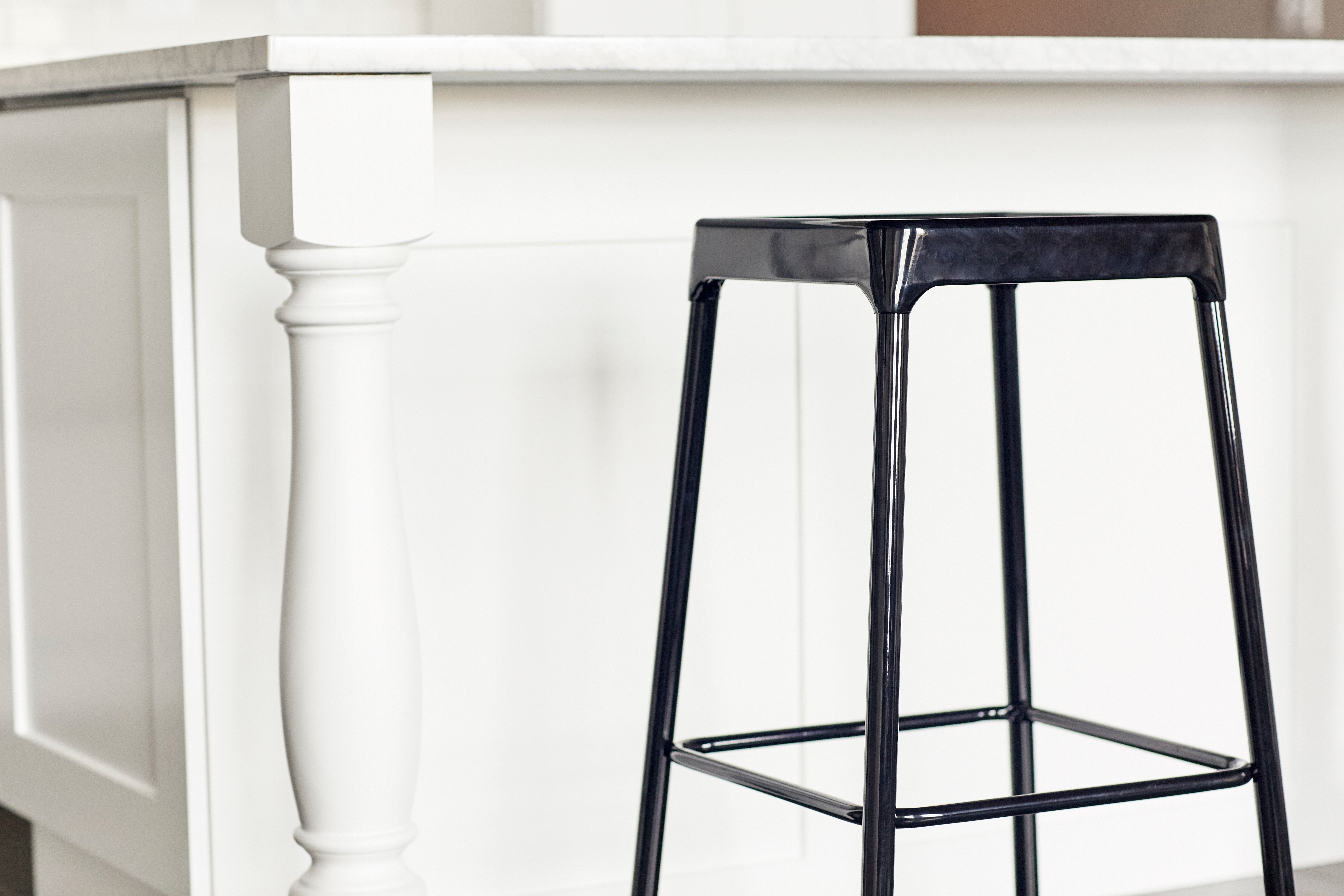 Stool Bl 25 In