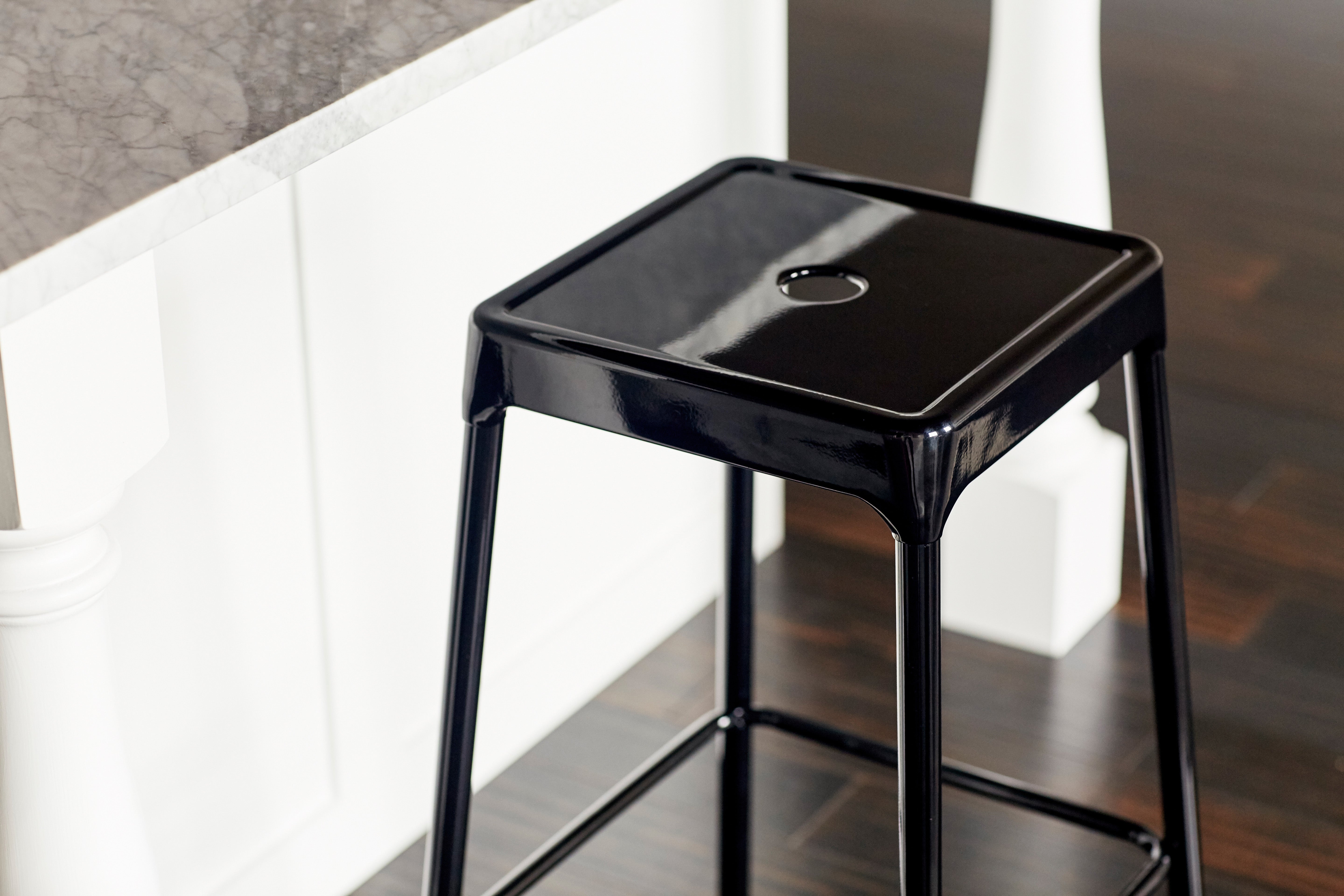 Stool Bl 25 In