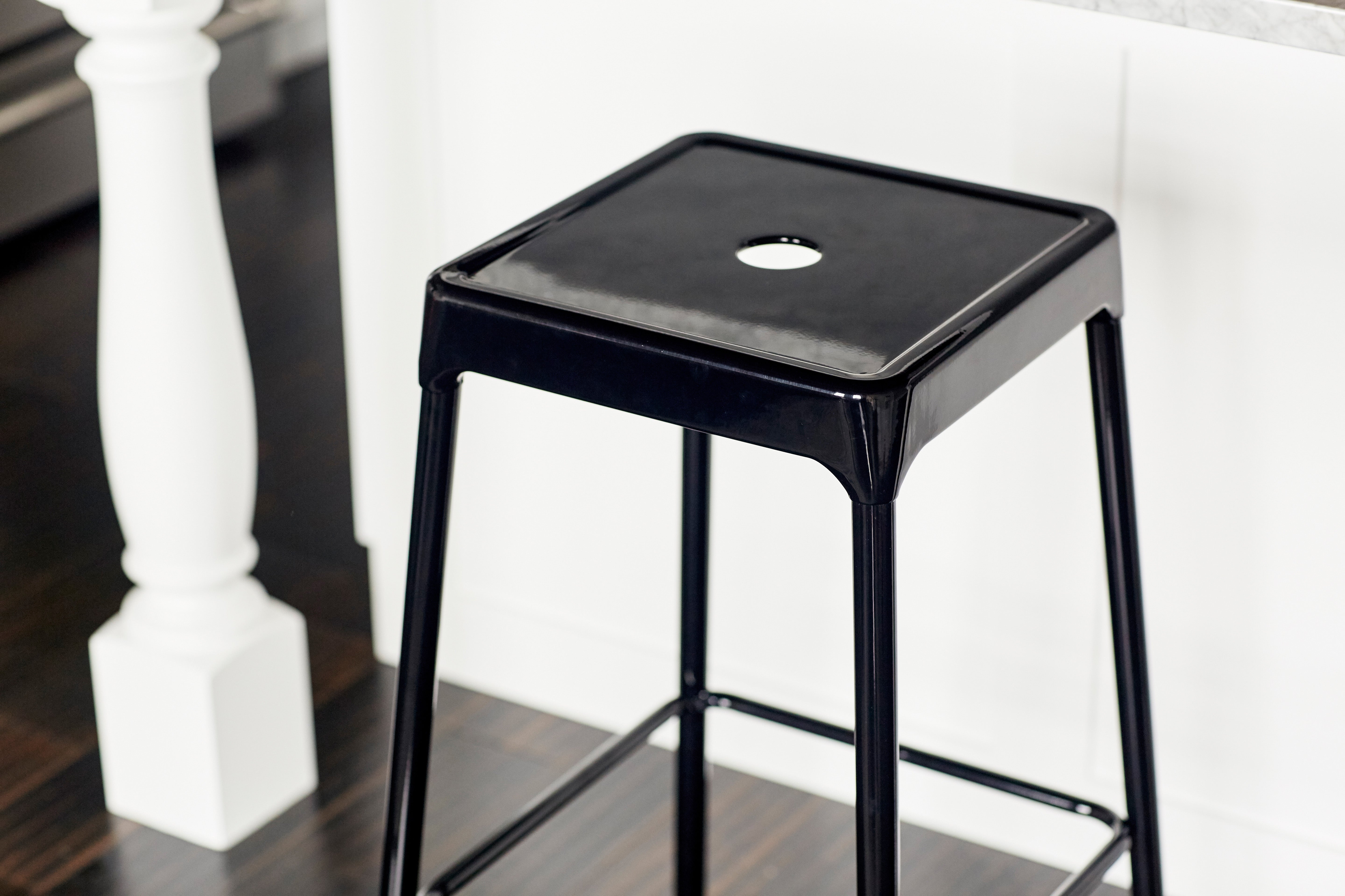 Stool Bl 25 In