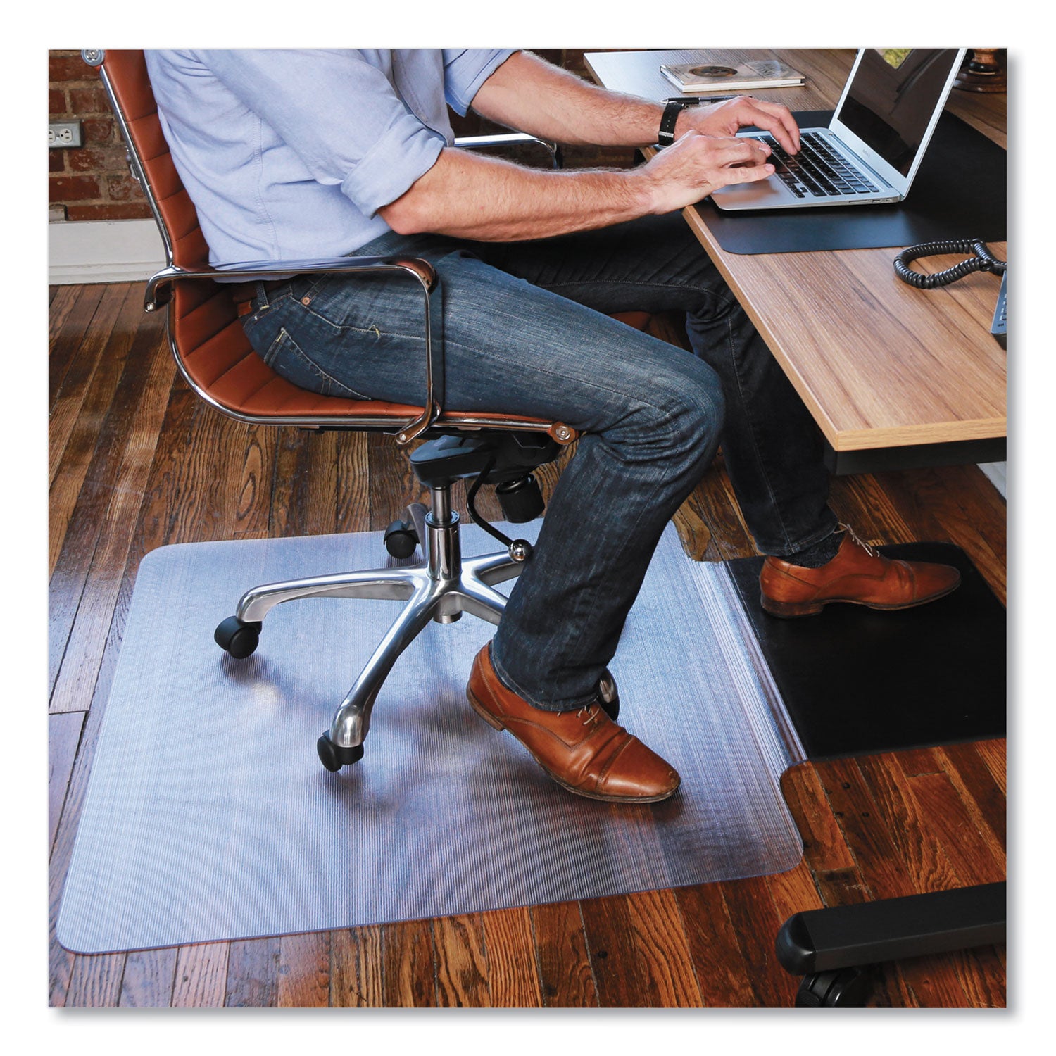 ES ROBBINS Sit or Stand Mat with Lip - Hard Floor36" Width - Lip Size 18" Length x 20" Width - Rectangular - Vinyl, Foam - Clear - 1 Each