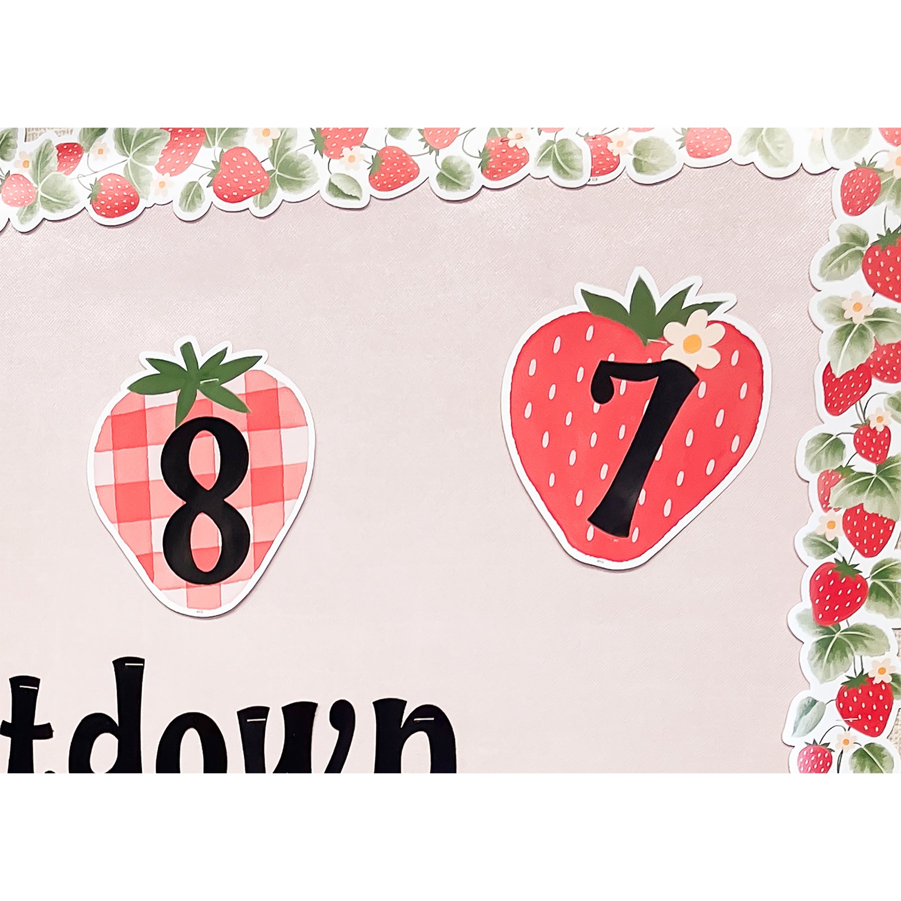 Strawberry Patch Accents, Pack of 30