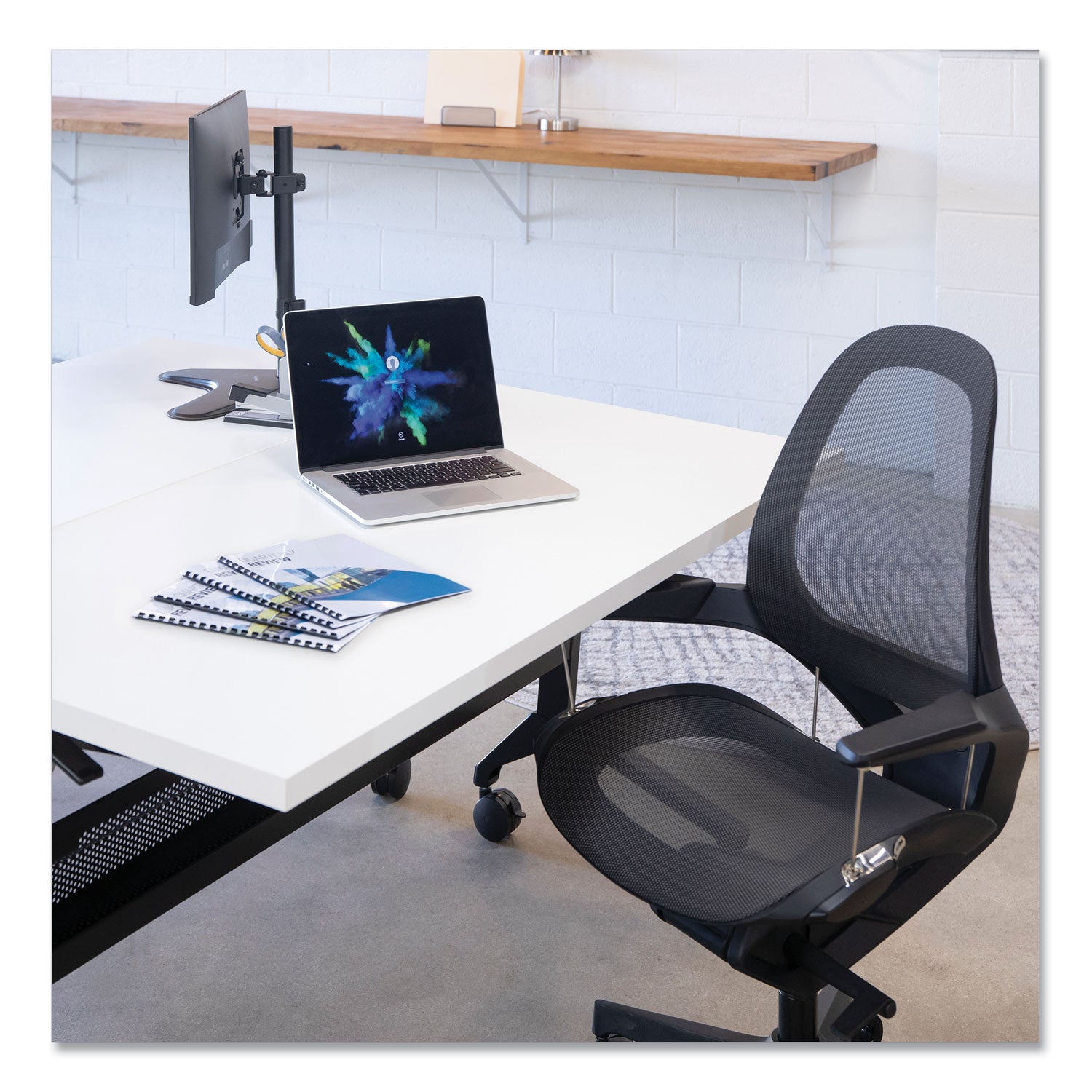 0.6" Height x 10.8" Width x 0.6" Depth - 0.62" Maximum Capacity - 120 x Sheet Capacity - For Letter 8 1/2" x 11" Sheet - Round - Black - Plastic - 1 Pack