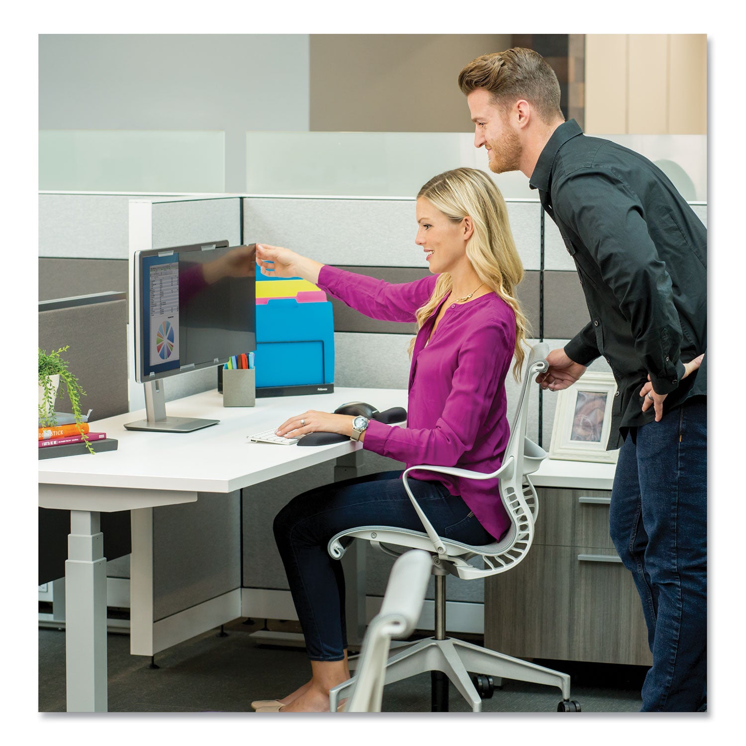 Fellowes PrivaScreen Blackout Privacy Filter Crystal Clear, Black - For 23" Widescreen LCD Monitor - 16:9 - Fingerprint Resistant, Scratch Resistant - Polyethylene - 1 Each - TAA Compliant