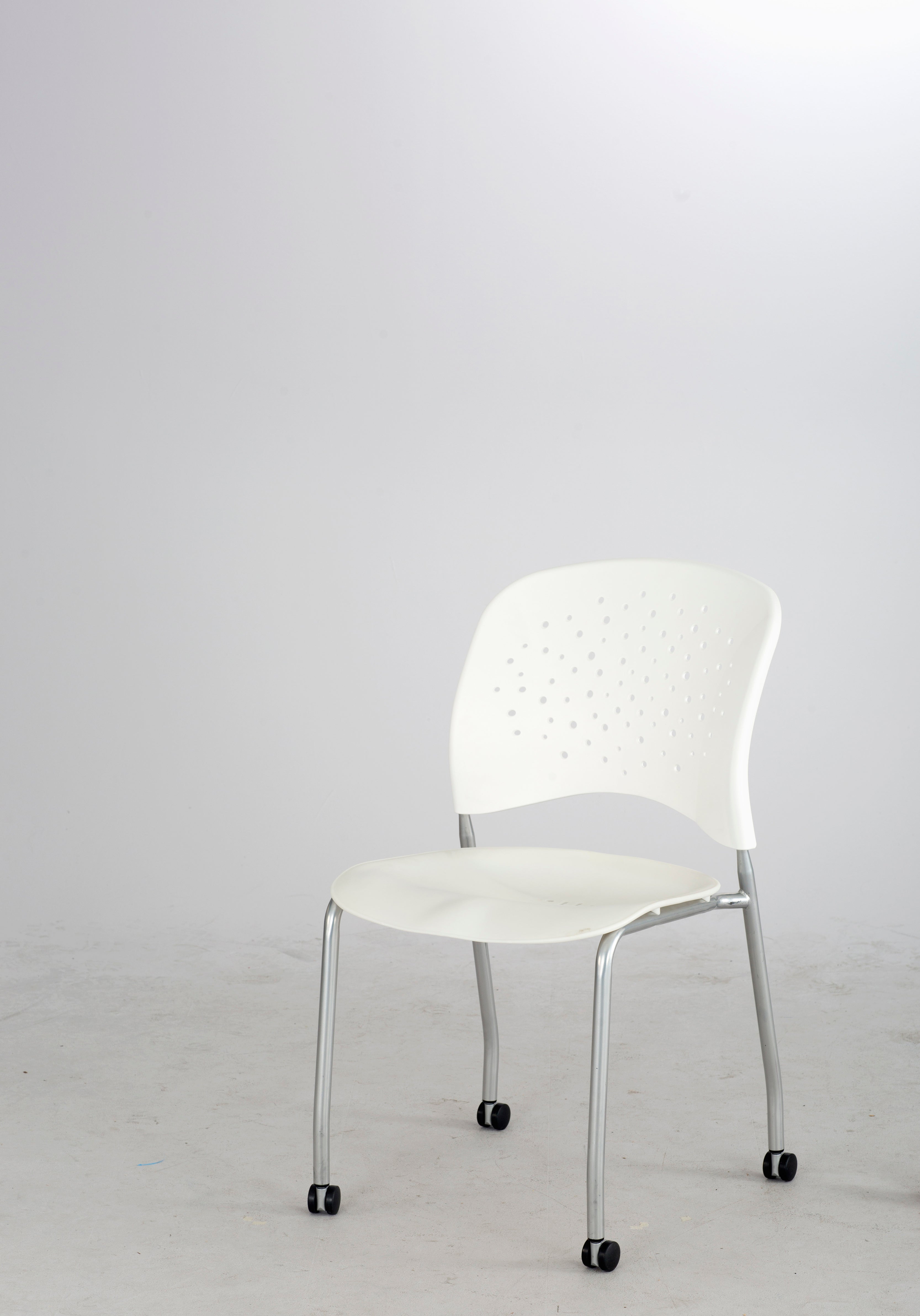 Reve Guest Plstc W Glide 2E Lt