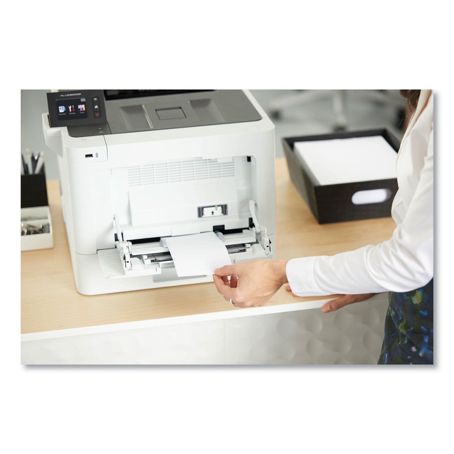 31 ppm Mono / 31 ppm Color - 2400 x 600 dpi class - Auto/Manual Duplex Print - 300 Sheets Input - Ethernet - Wireless LAN - 4000 Pages Duty Cycle - Plain Paper Print - Gigabit Ethernet - USB