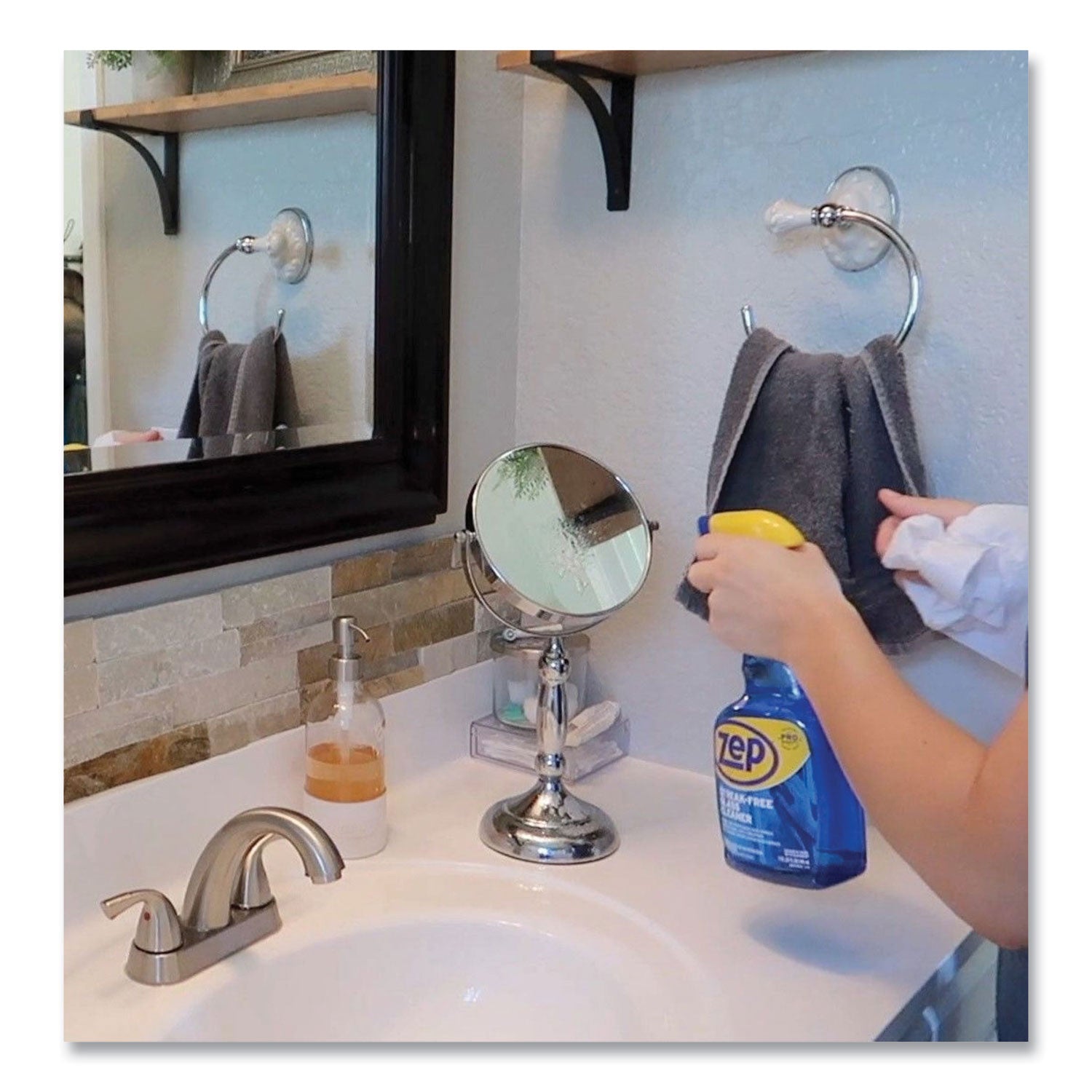 Streak-Free Glass Cleaner, Pleasant Scent, 32 Oz Spray Bottle