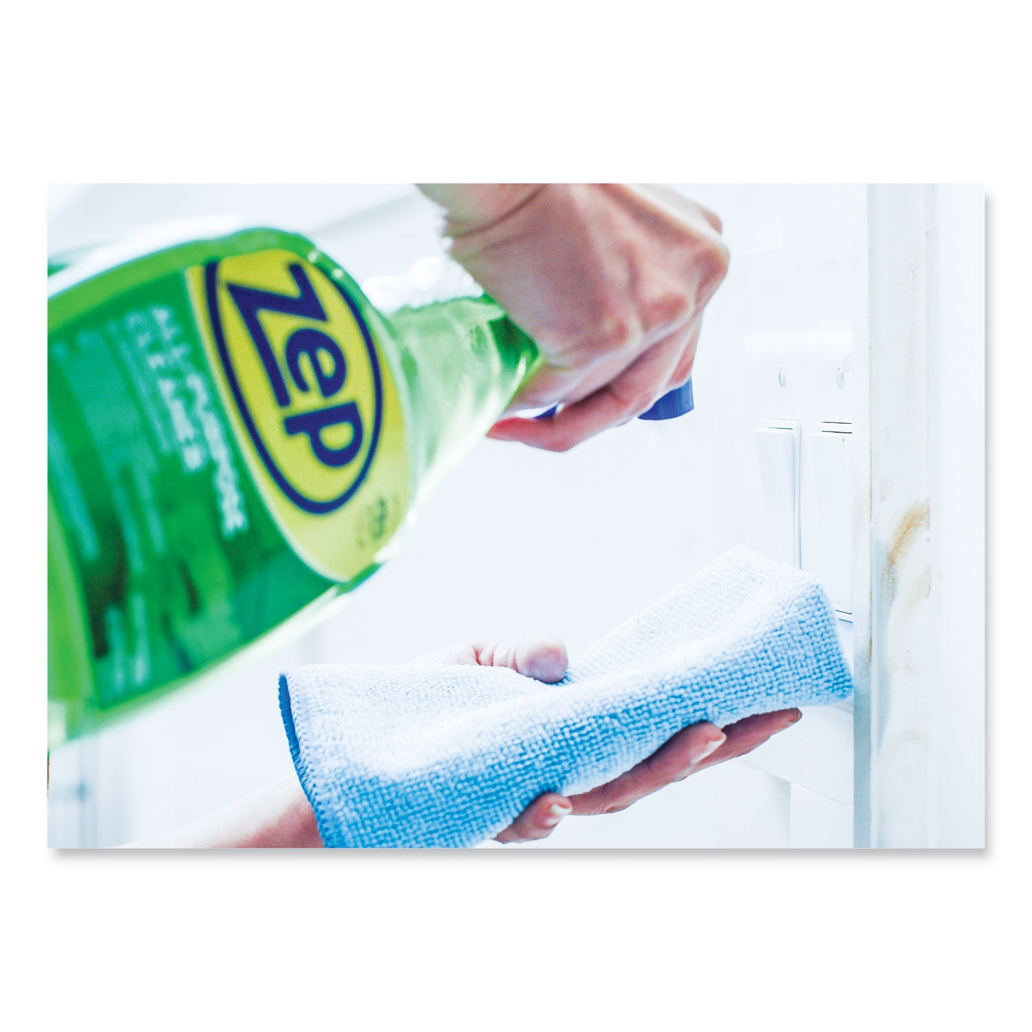 All-Purpose Cleaner And Degreaser, 32 Oz Spray Bottle