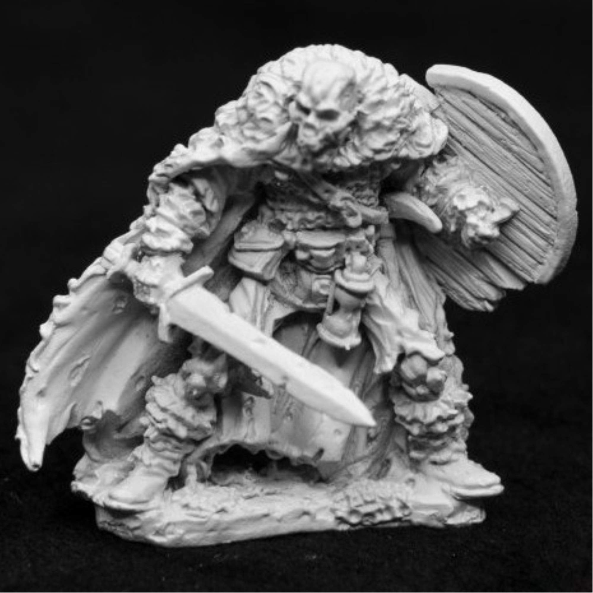 Dark Heaven Legends: Crypt Guardian Skeleton