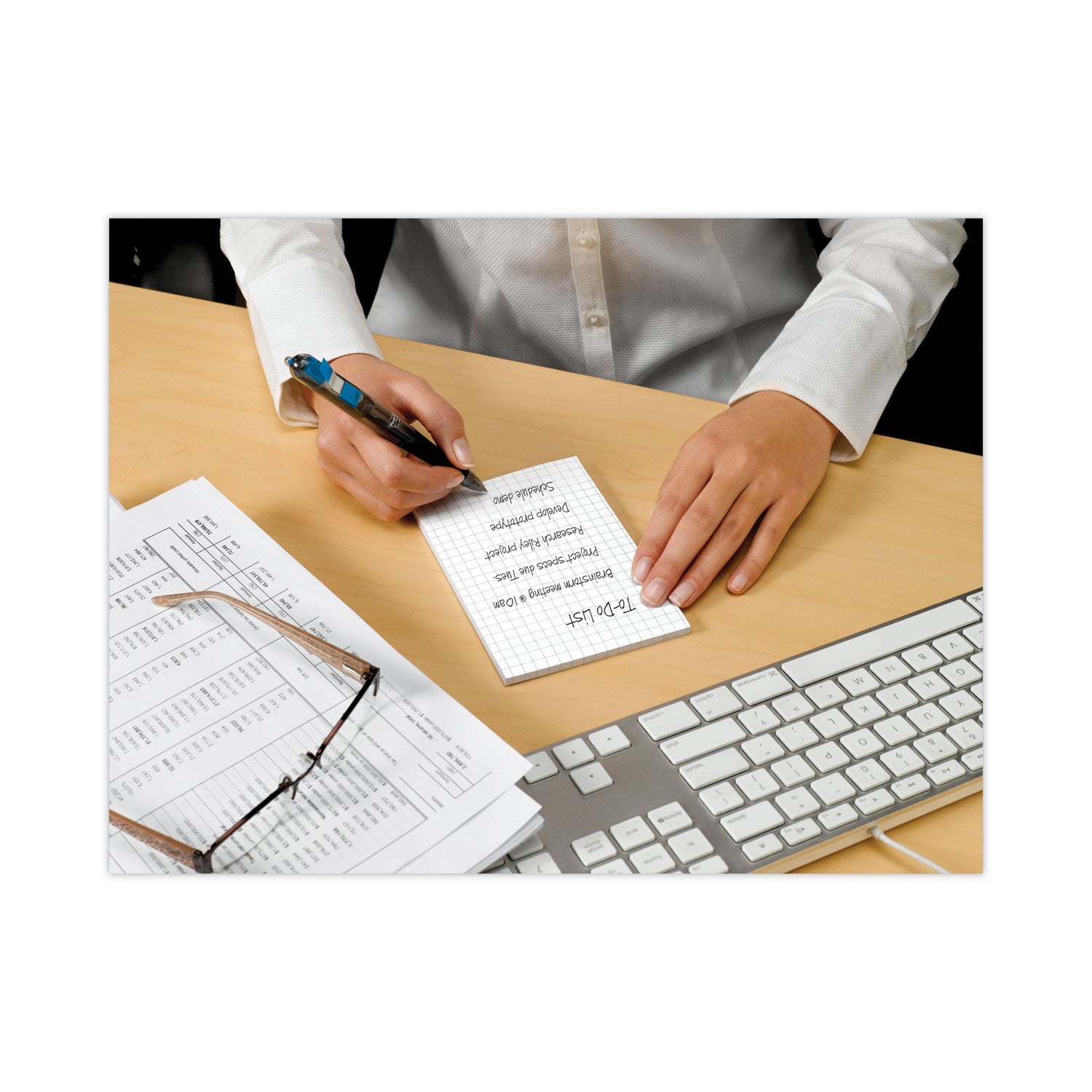 600 x White - 4" Flag/Note Width x 6" Flag/Note Length - Rectangle - 50 Sheets per Pad - Grid - White - Paper - Self-adhesive, Repositionable - 6 / Pack