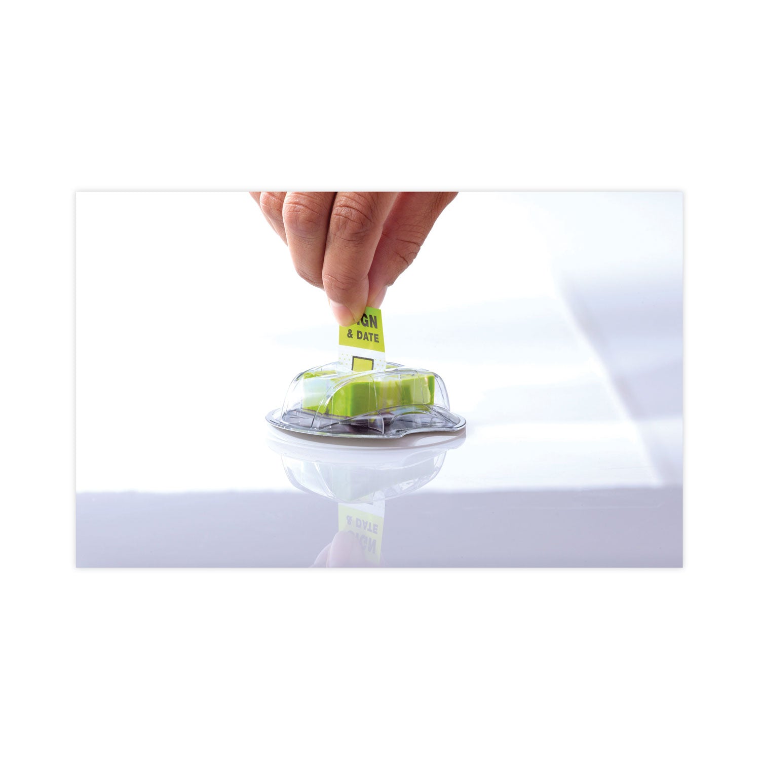 Post-it&reg; Message Flags - 200 x Bright Green - 1" Flag/Note Width x 1 3/4" Flag/Note Length - Arrow, Rectangle - Unruled - Sign & Date - Green - Removable, Self-adhesive - Dispenser Included - 1 Pack