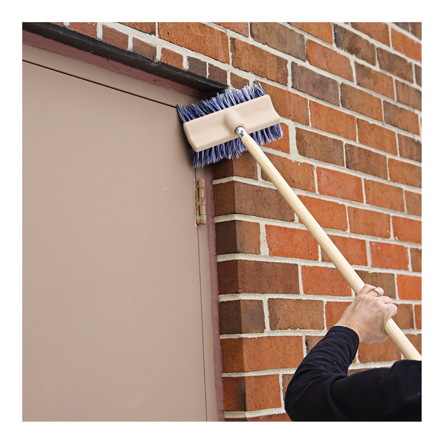 Dual-Surface Vehicle Brush, Black Polypropylene Bristles, 10" Brush, Brown Plastic Handle