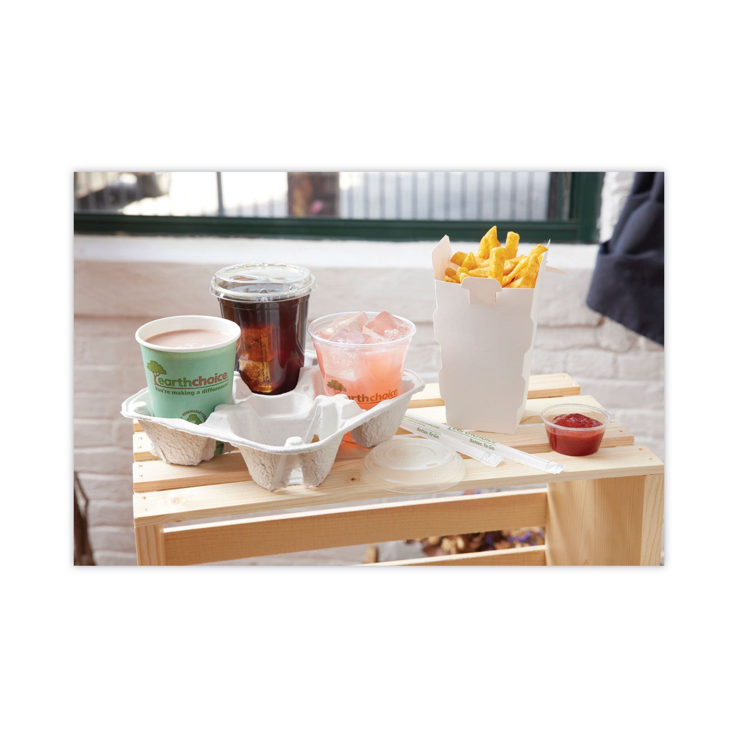 EarthChoice Carry-Safe Beverage Carrier, 8 oz to 32 oz, Four Cups + Food Tray, Natural, 300/Carton