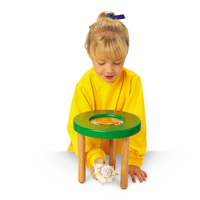 Magnification Science Station